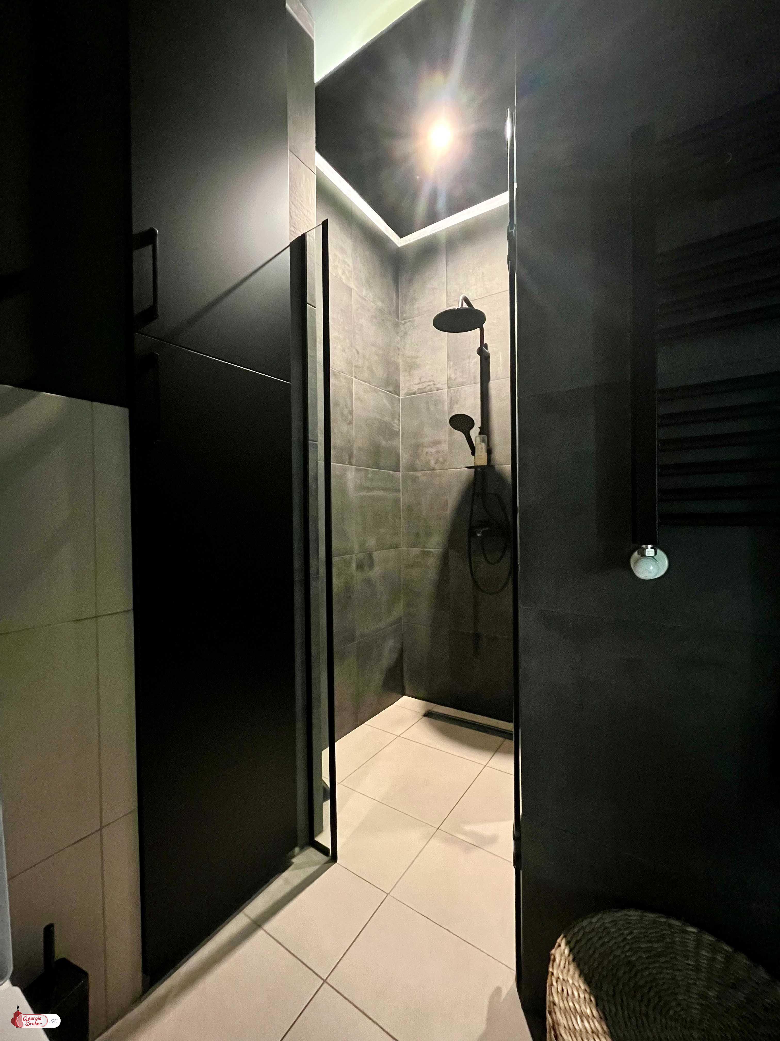 nearly repaired 5-room apartment for sale