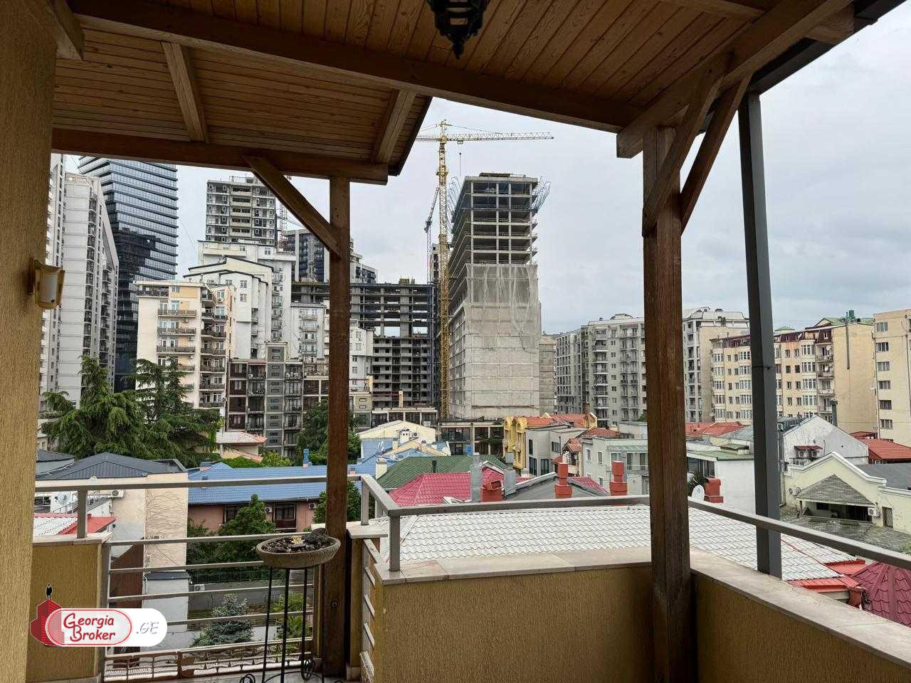 იყიდება ახალი გარემონტებული 4 ოთახიანი ბინა