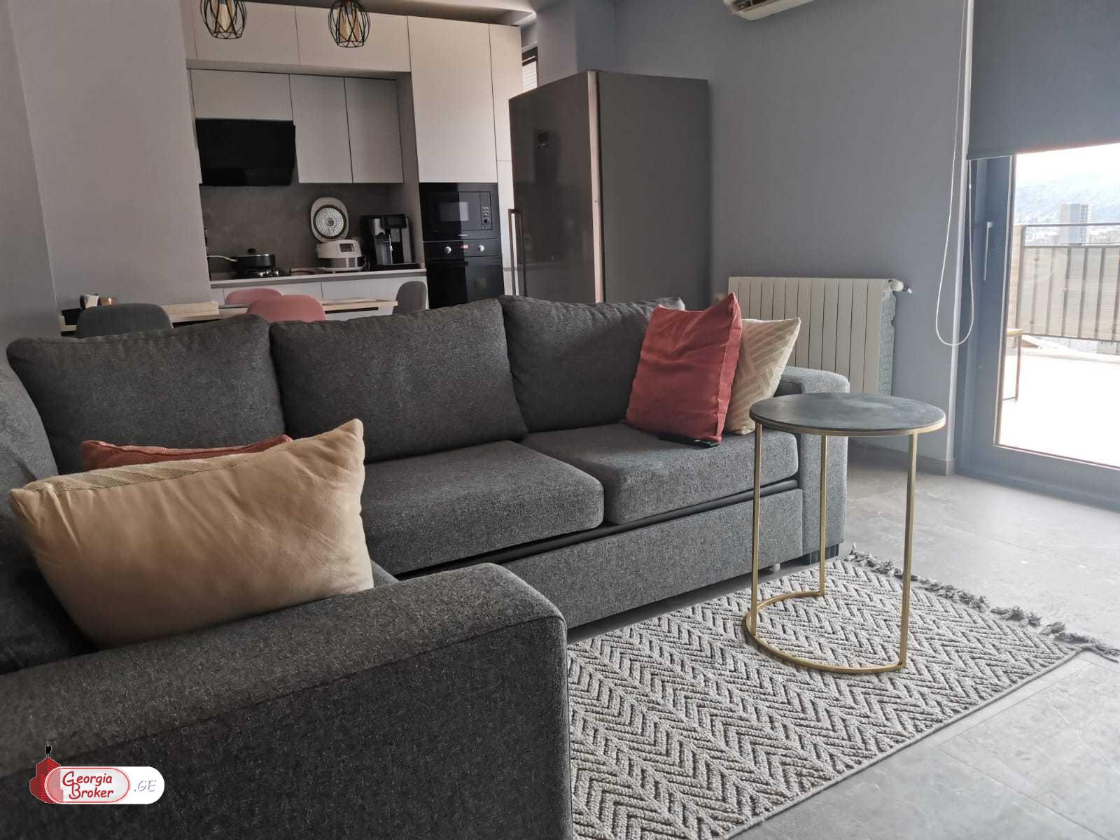 იყიდება ახალი გარემონტებული 3 ოთახიანი ბინა