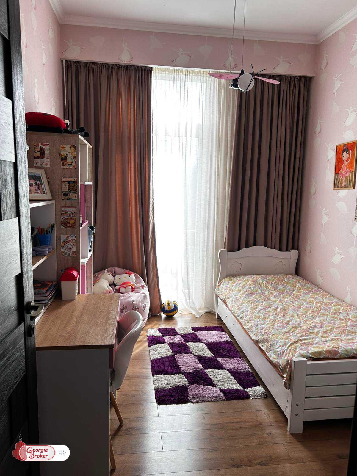 იყიდება ახალი გარემონტებული 4 ოთახიანი ბინა