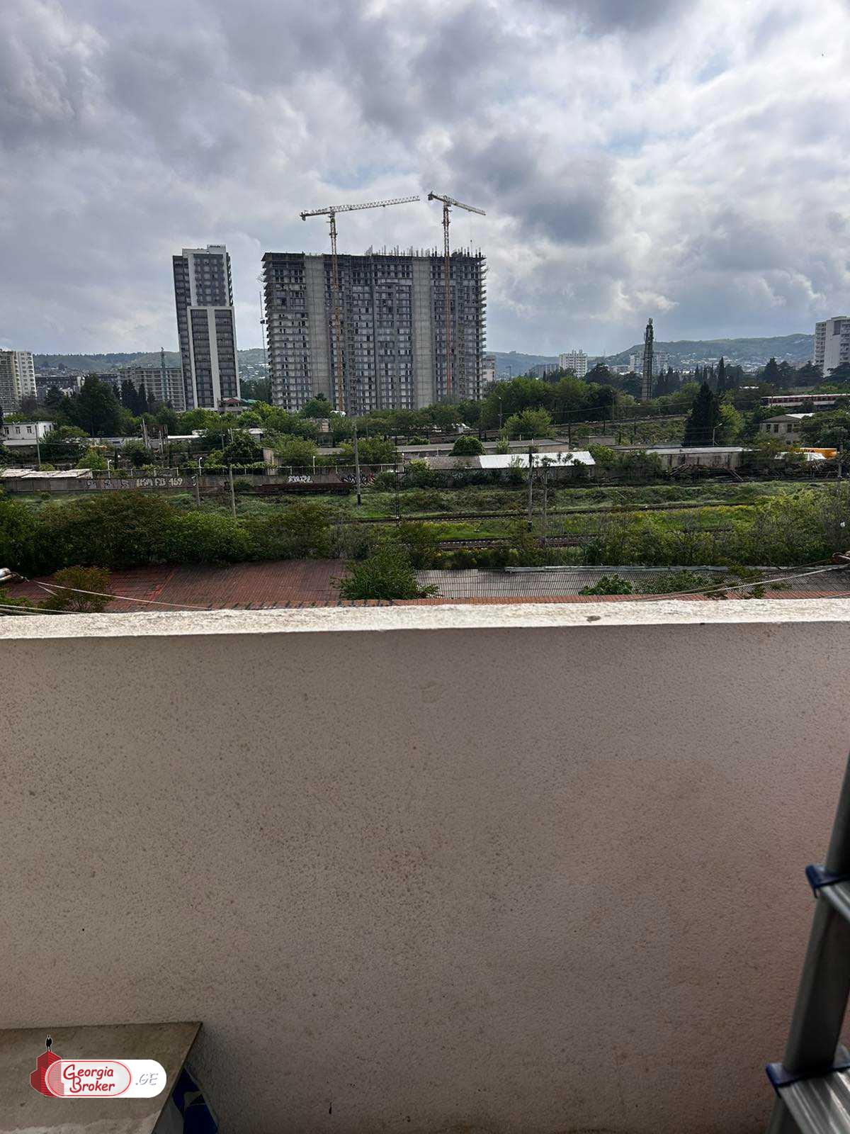 იყიდება ახალი გარემონტებული 4 ოთახიანი ბინა