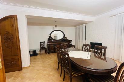 იყიდება ახალი გარემონტებული 4 ოთახიანი ბინა