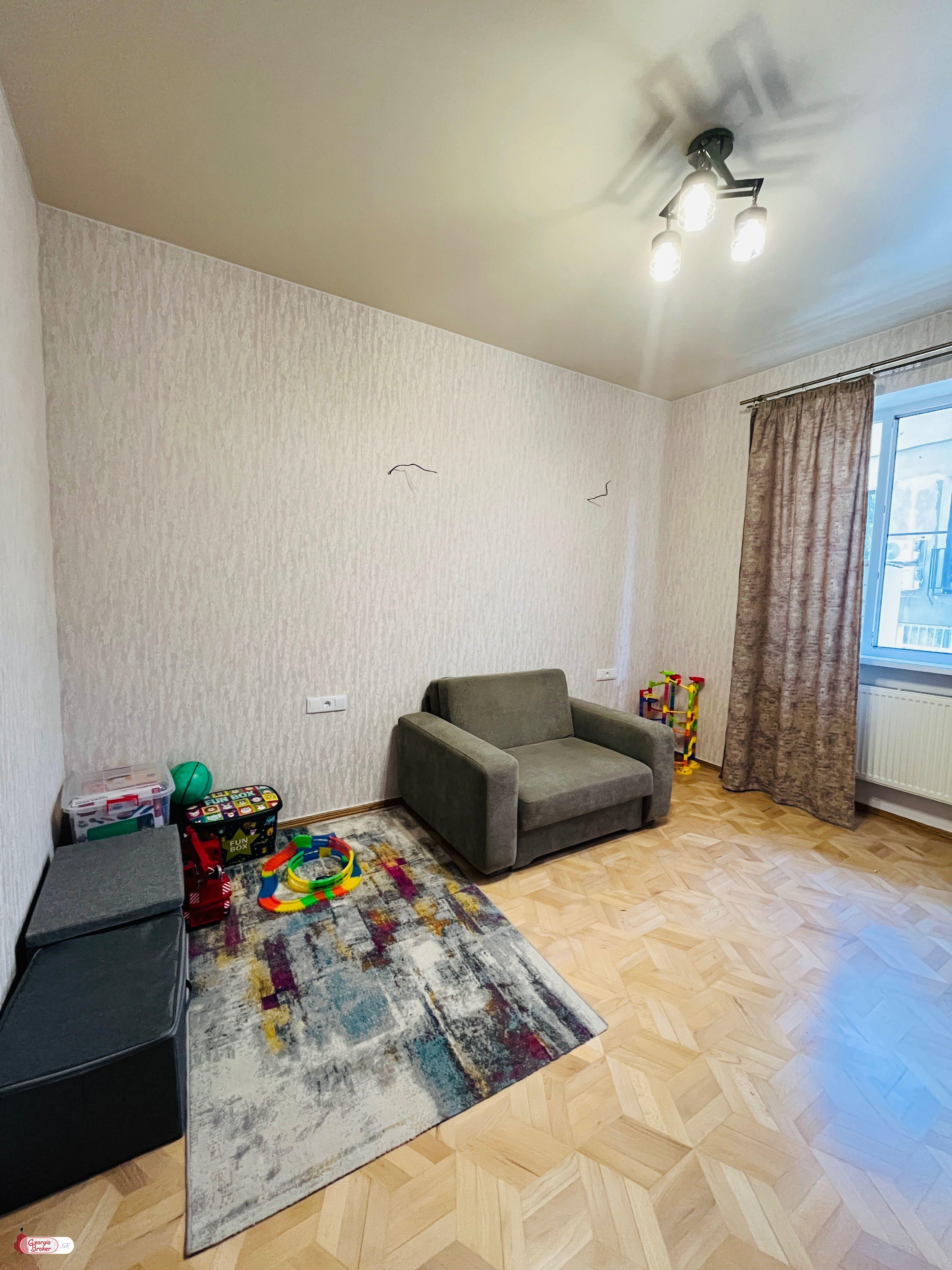 იყიდება ახალი გარემონტებული 4 ოთახიანი ბინა