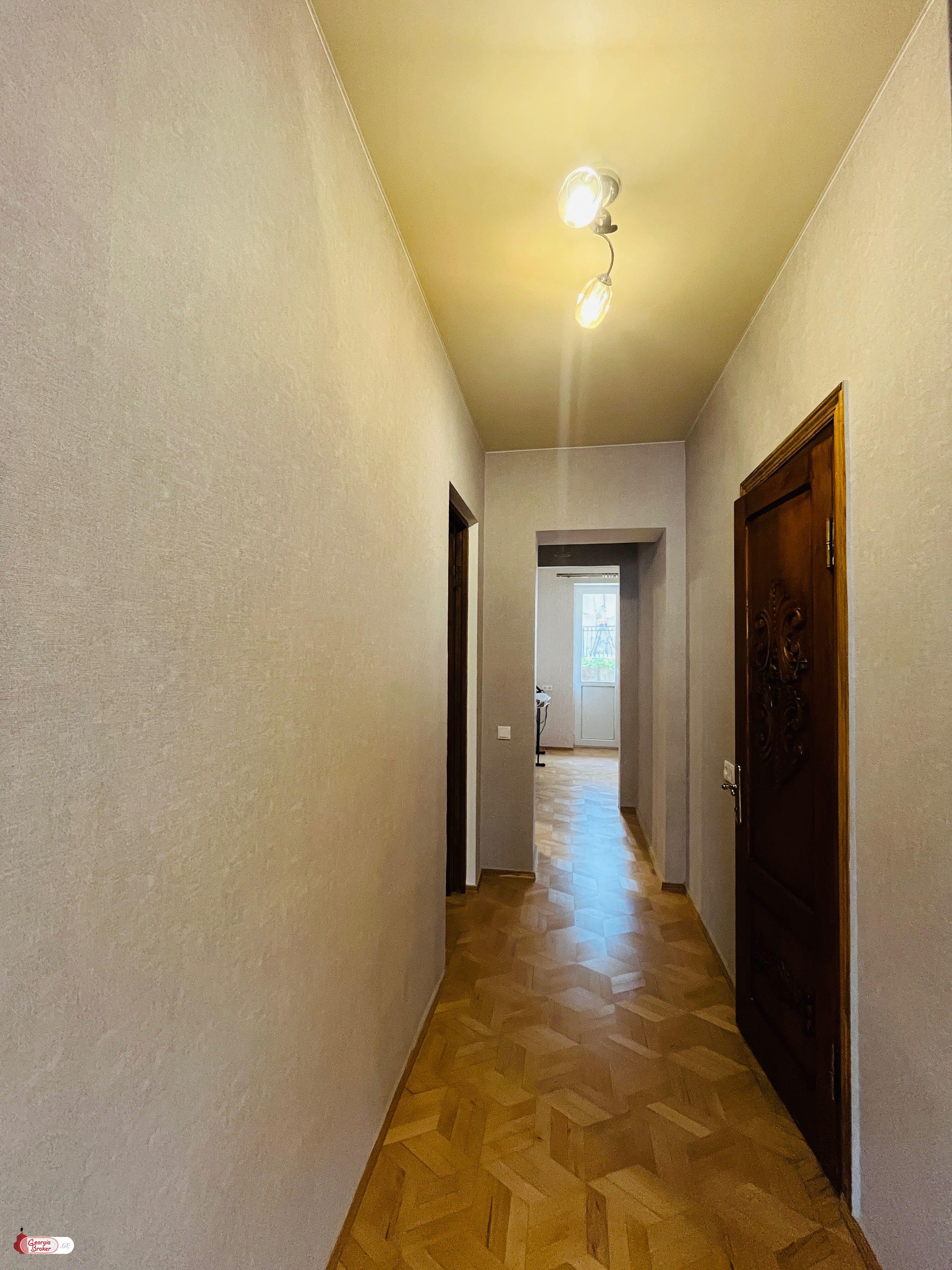 იყიდება ახალი გარემონტებული 4 ოთახიანი ბინა