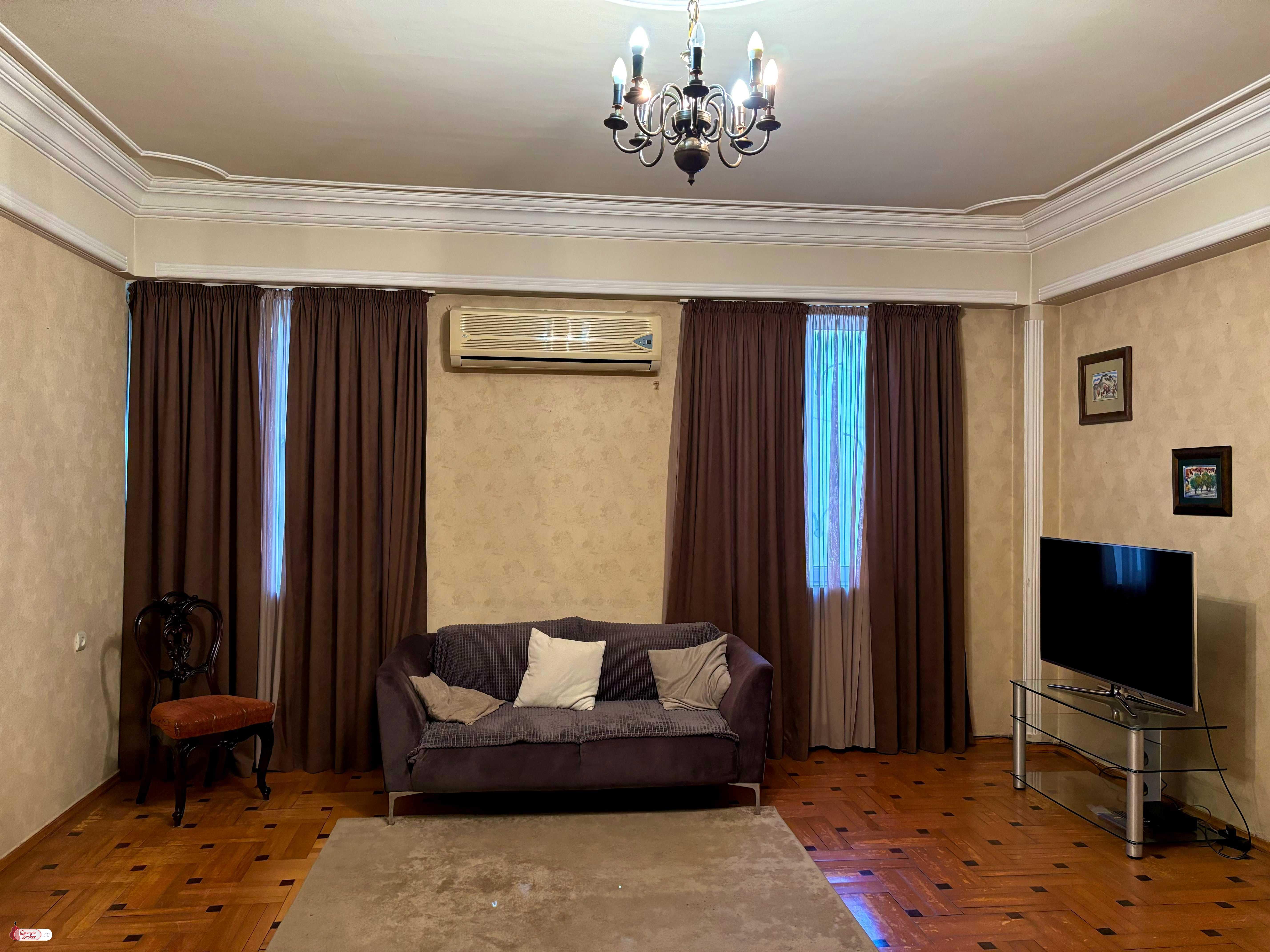 იყიდება ახალი გარემონტებული 5 ოთახიანი ბინა