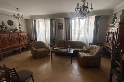 იყიდება ახალი გარემონტებული 3 ოთახიანი ბინა