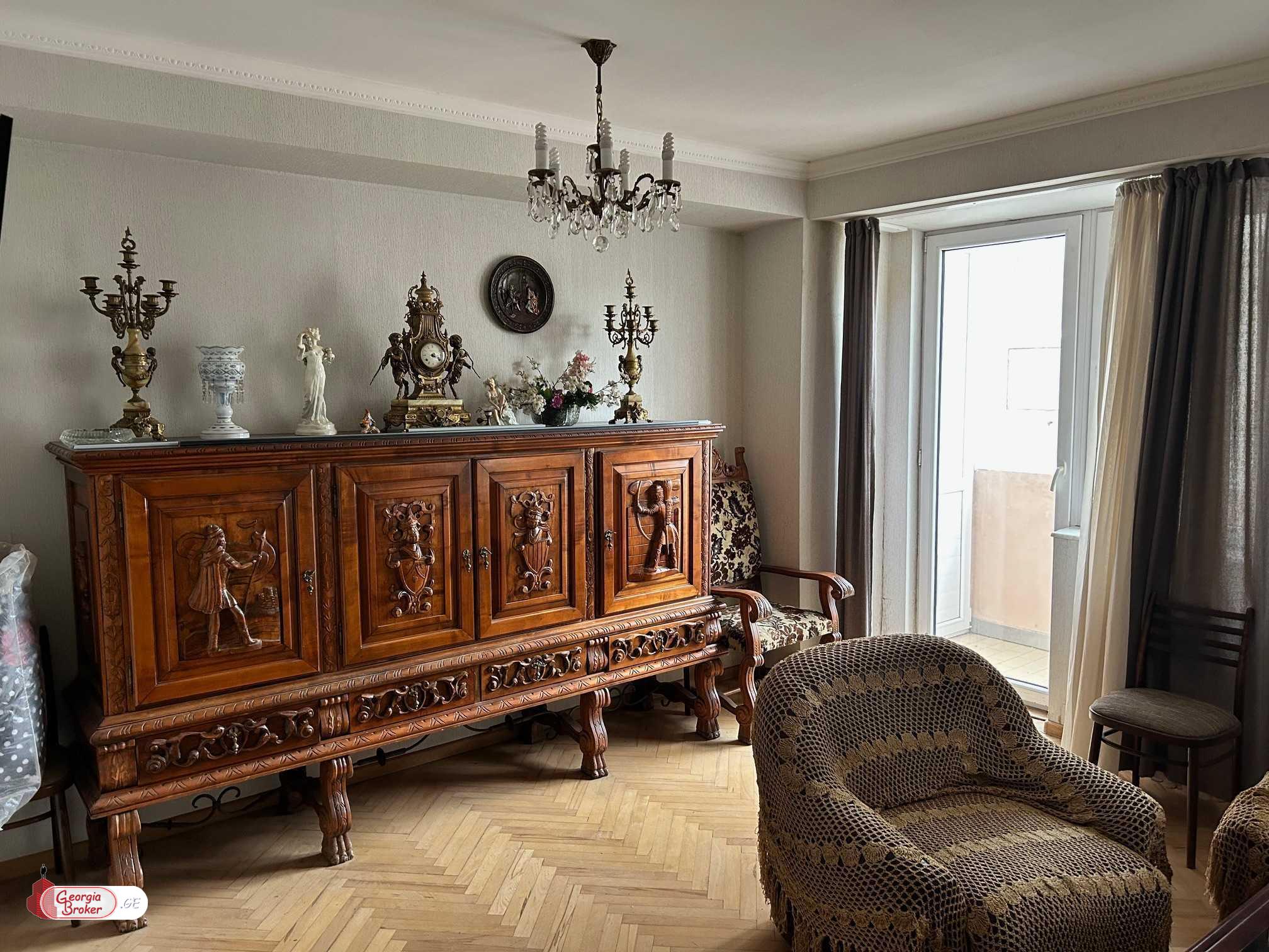 იყიდება ახალი გარემონტებული 3 ოთახიანი ბინა