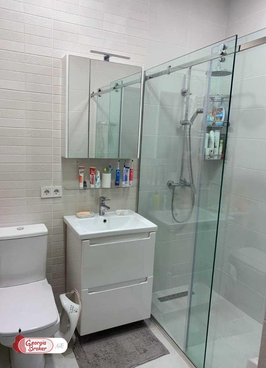 nearly repaired 5-room apartment for sale