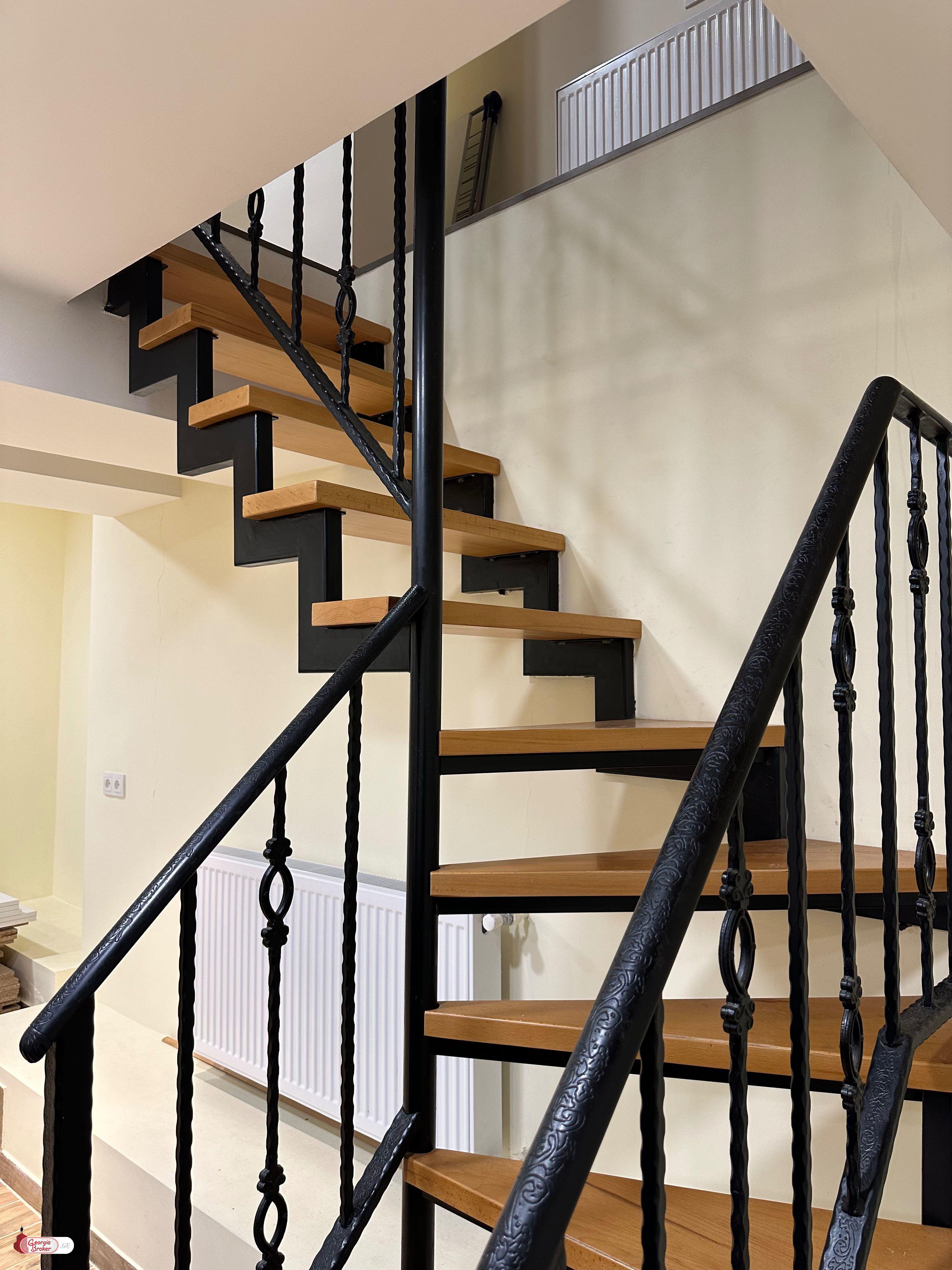 იყიდება ახალი გარემონტებული 3 ოთახიანი ბინა