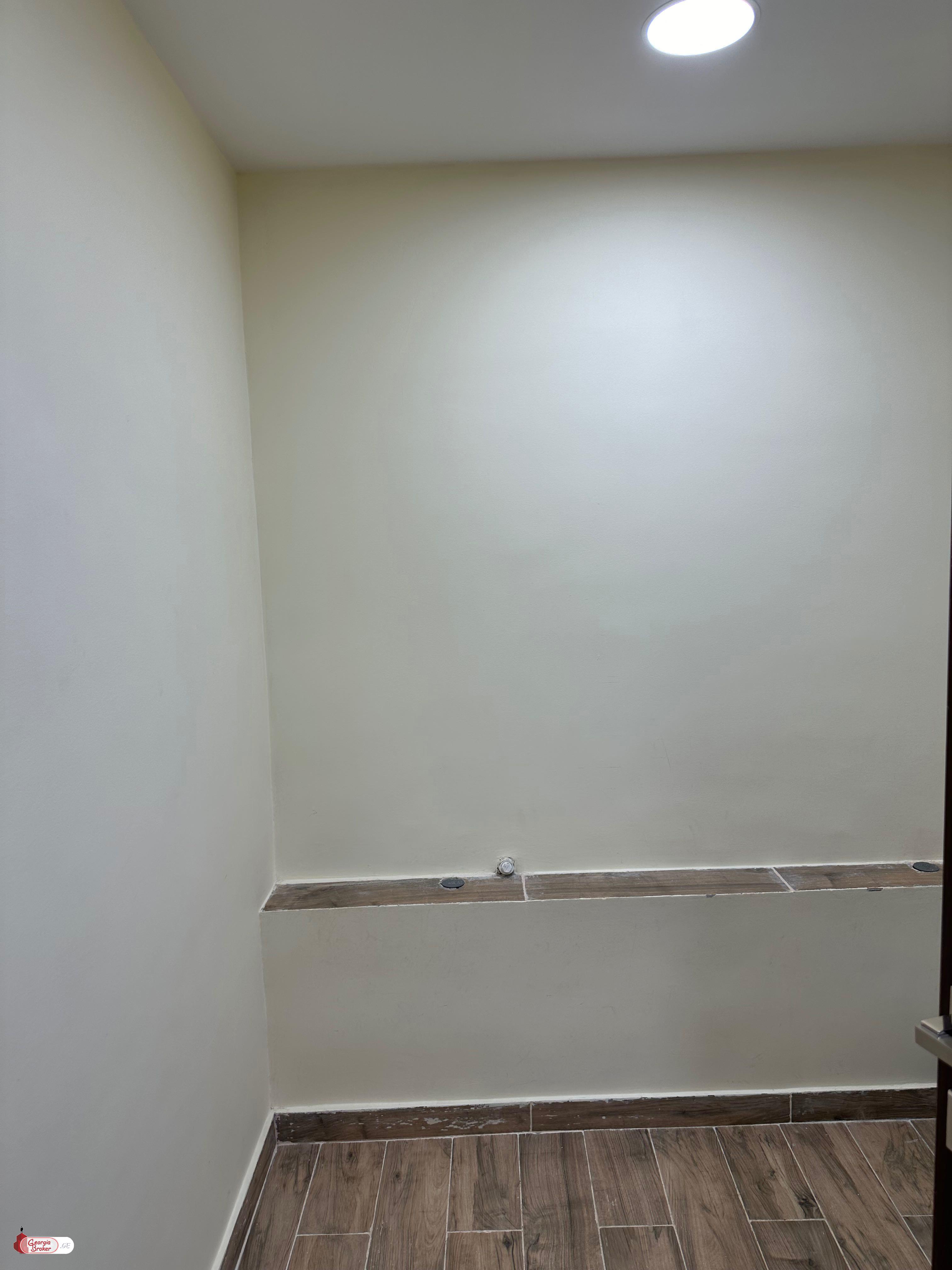 იყიდება ახალი გარემონტებული 3 ოთახიანი ბინა