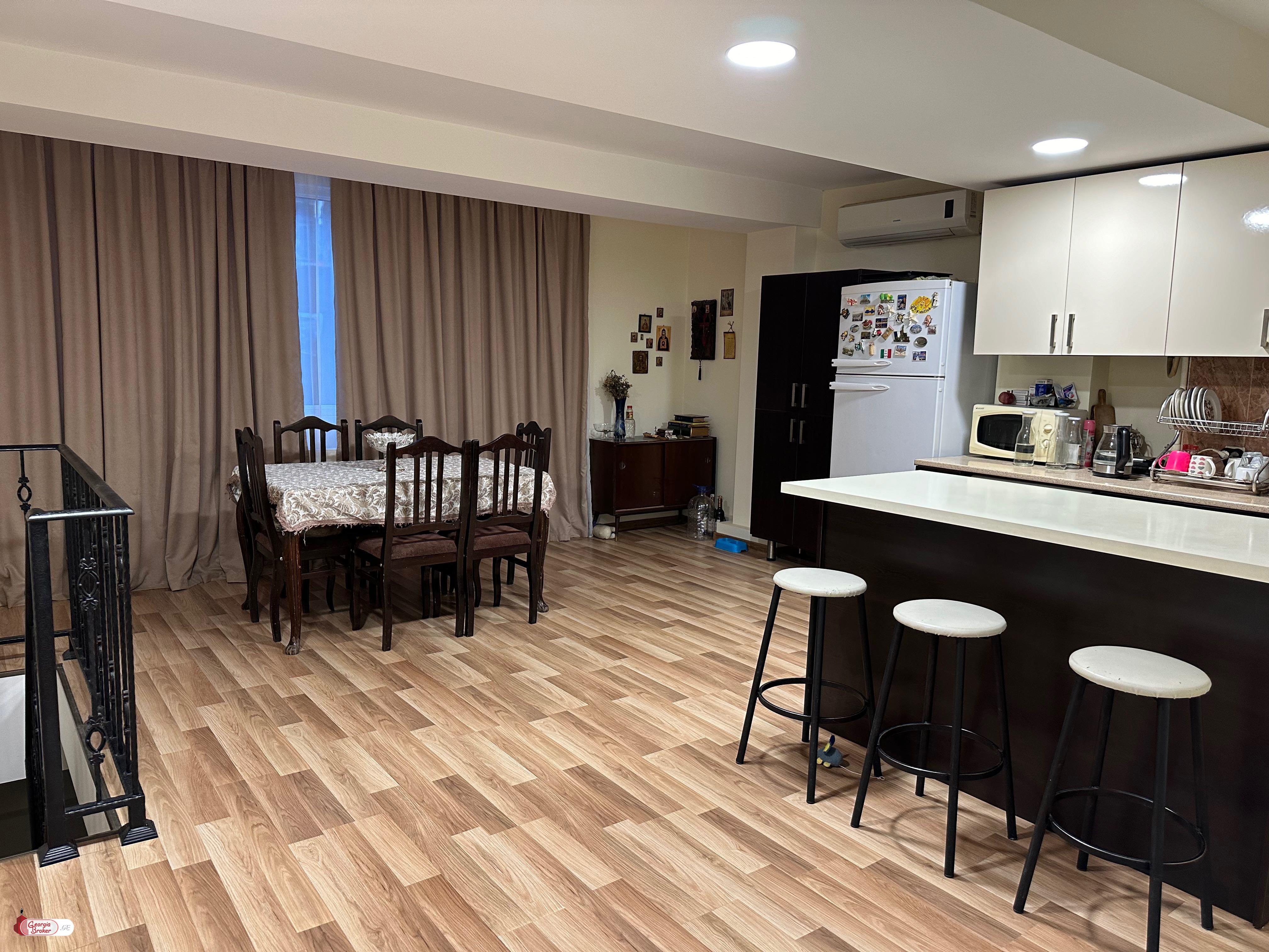 იყიდება ახალი გარემონტებული 3 ოთახიანი ბინა