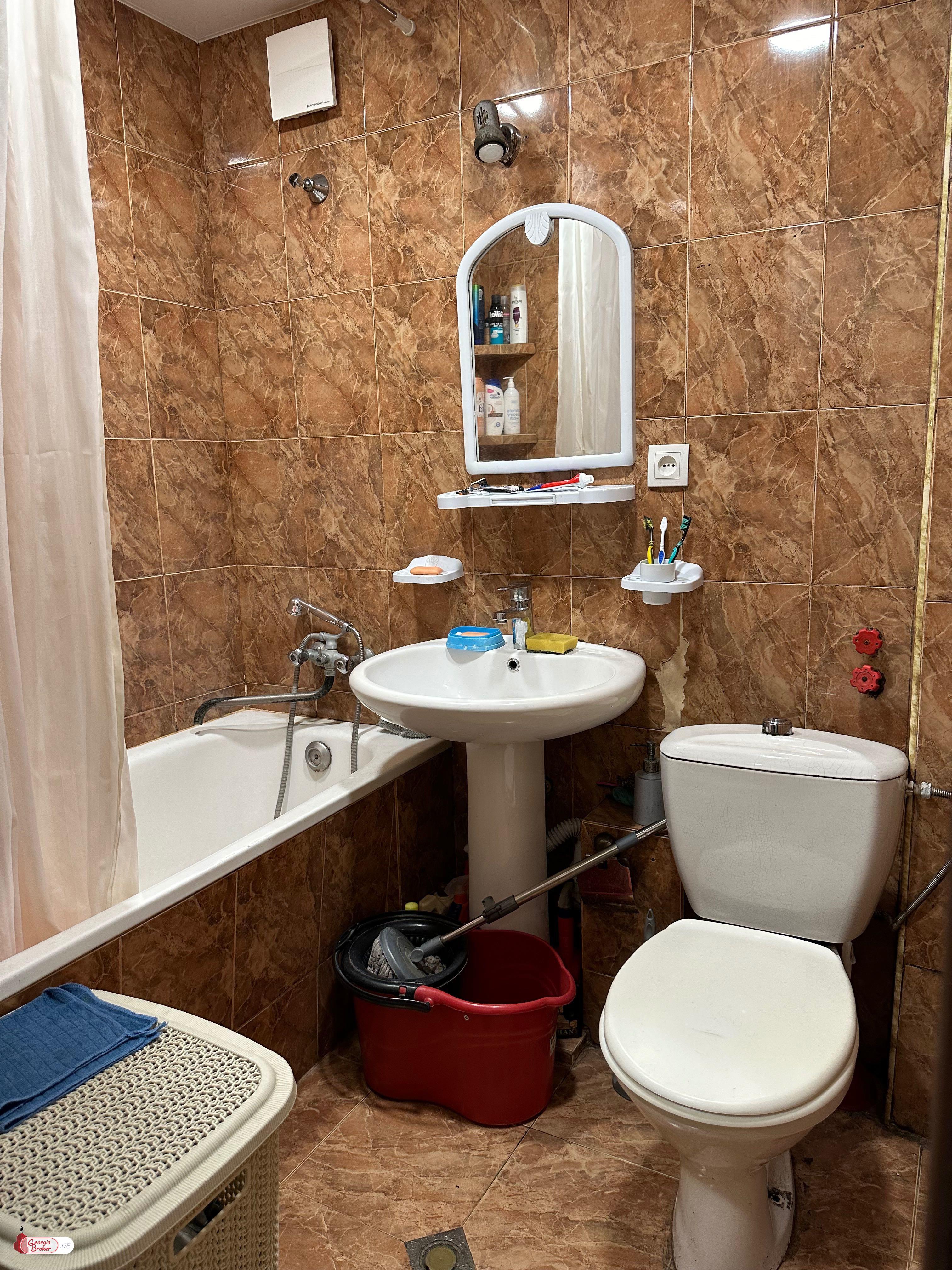 იყიდება ახალი გარემონტებული 3 ოთახიანი ბინა