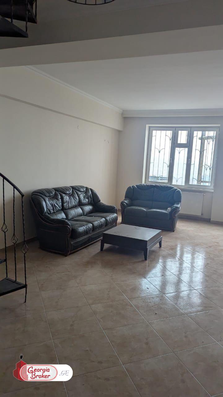 იყიდება ახალი გარემონტებული 5 ოთახიანი ბინა