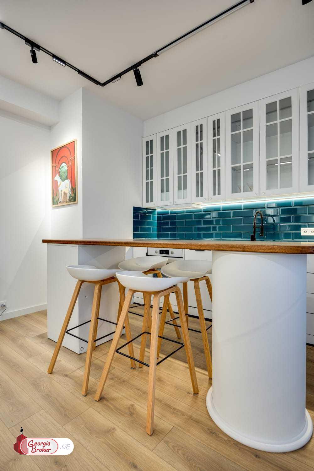 nearly repaired 3-room apartment for sale