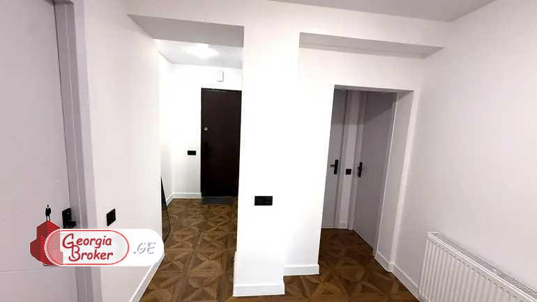 იყიდება ახალი გარემონტებული 4 ოთახიანი ბინა