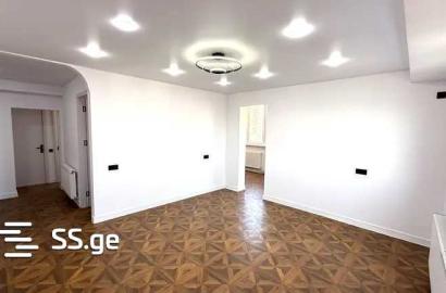 იყიდება ახალი გარემონტებული 4 ოთახიანი ბინა