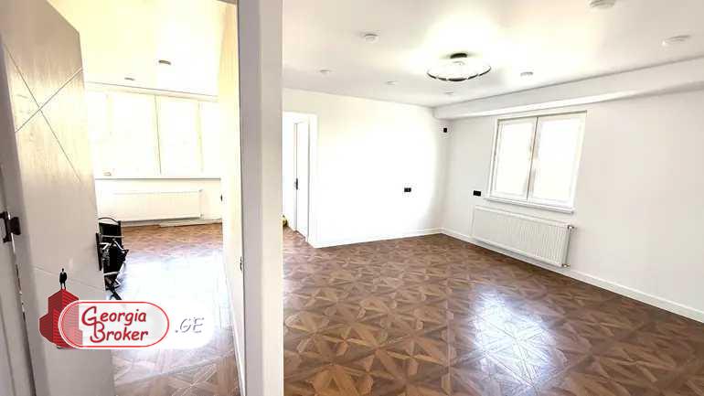 იყიდება ახალი გარემონტებული 4 ოთახიანი ბინა