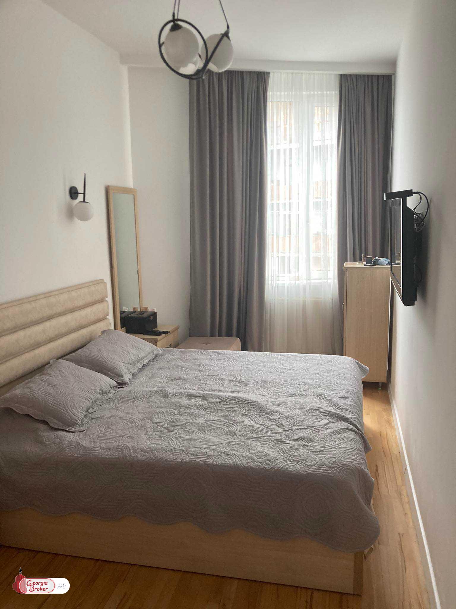 продается квартира с новым ремонтом 3-комнаты