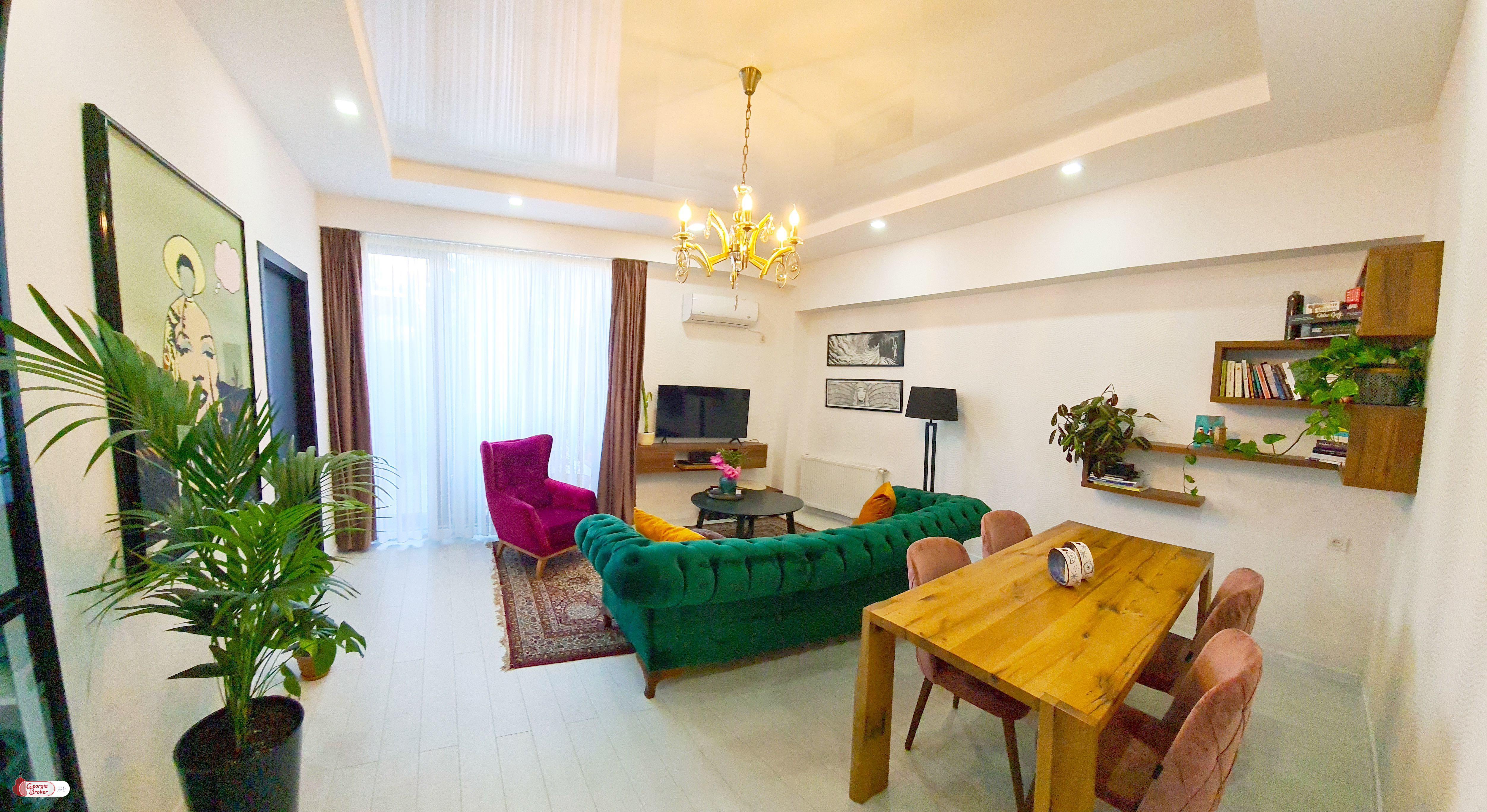 продается квартира с новым ремонтом 4-комнаты