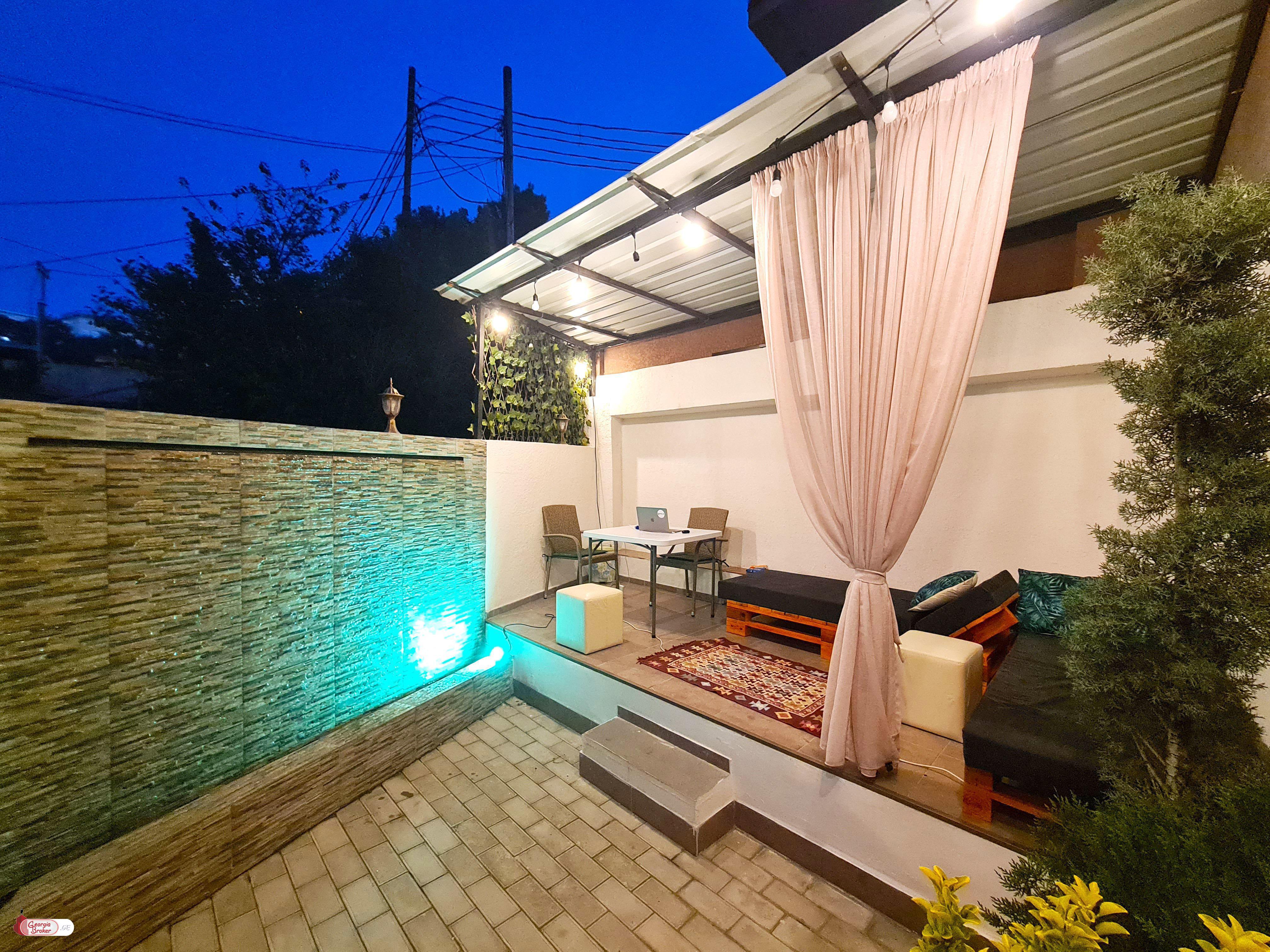 продается квартира с новым ремонтом 4-комнаты