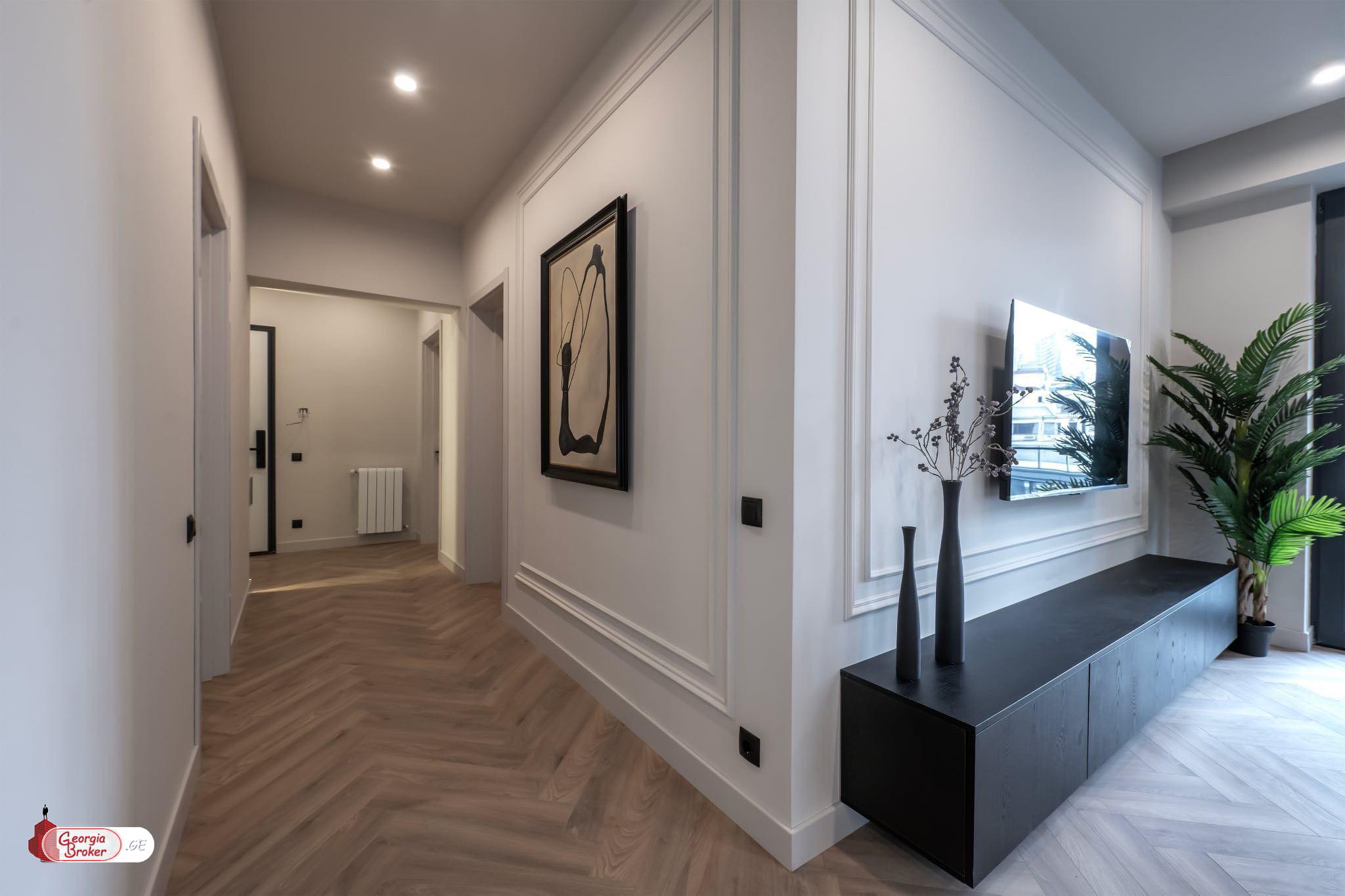 იყიდება ახალი გარემონტებული 3 ოთახიანი ბინა