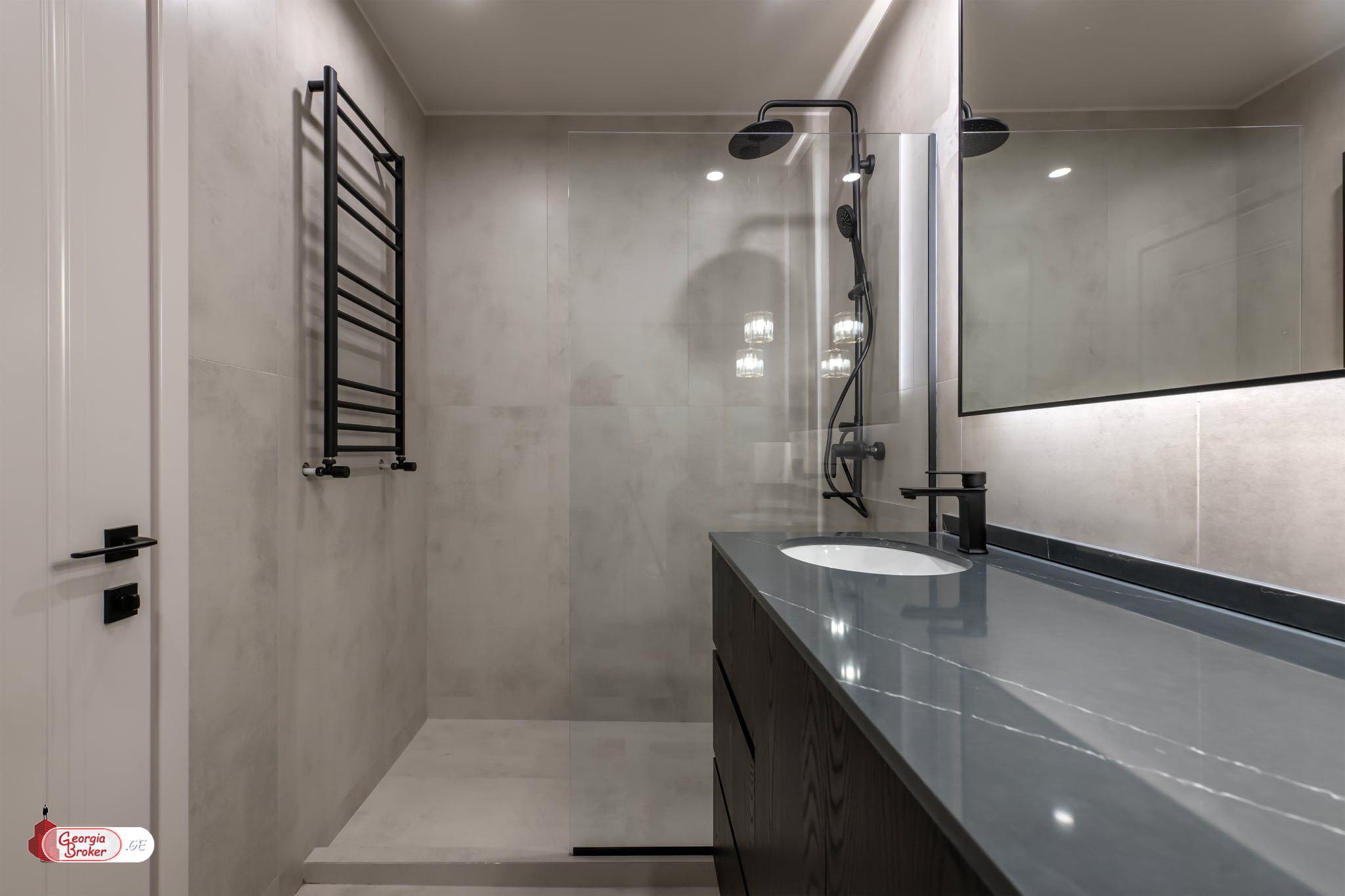 იყიდება ახალი გარემონტებული 3 ოთახიანი ბინა