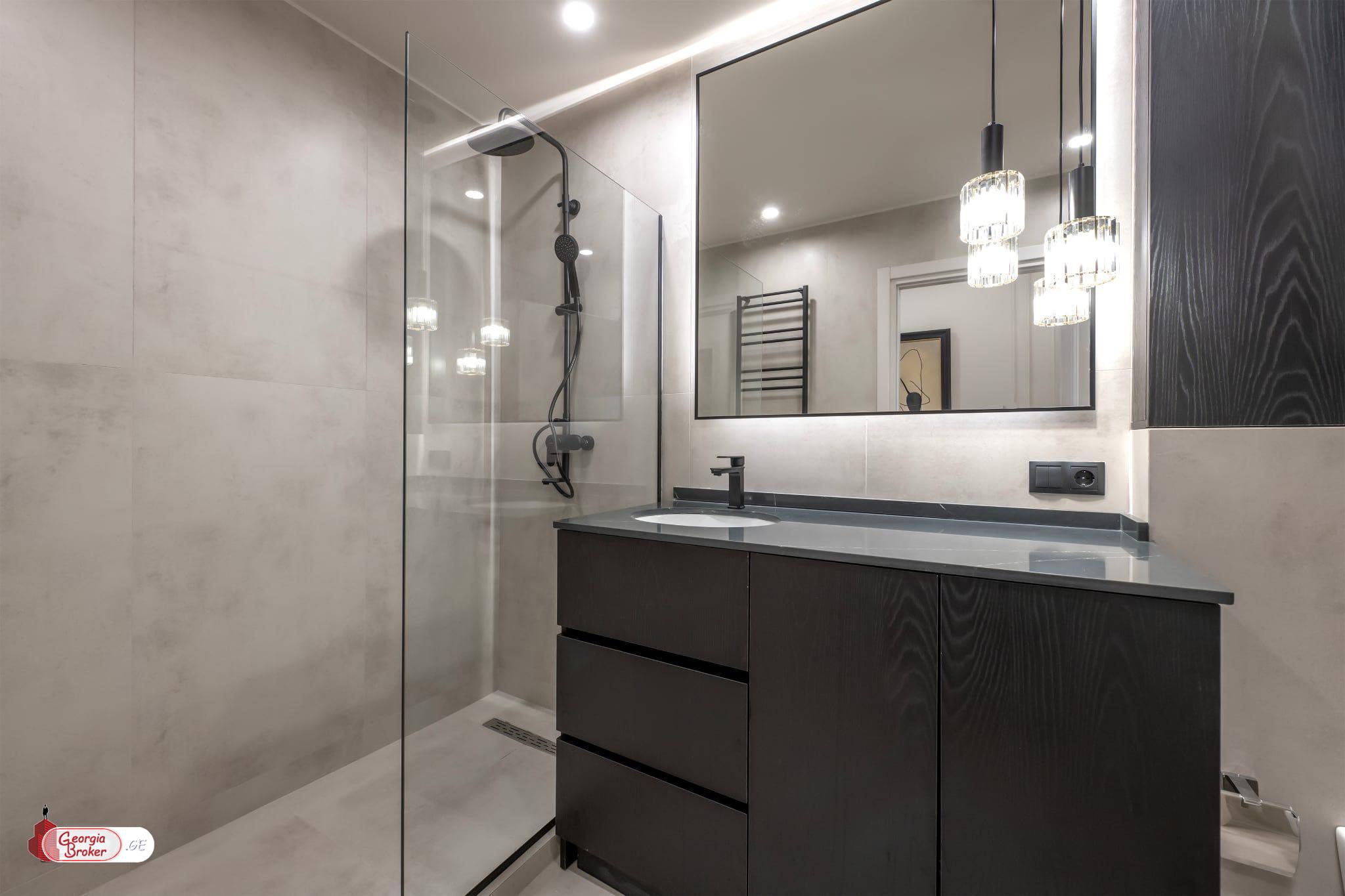 იყიდება ახალი გარემონტებული 3 ოთახიანი ბინა