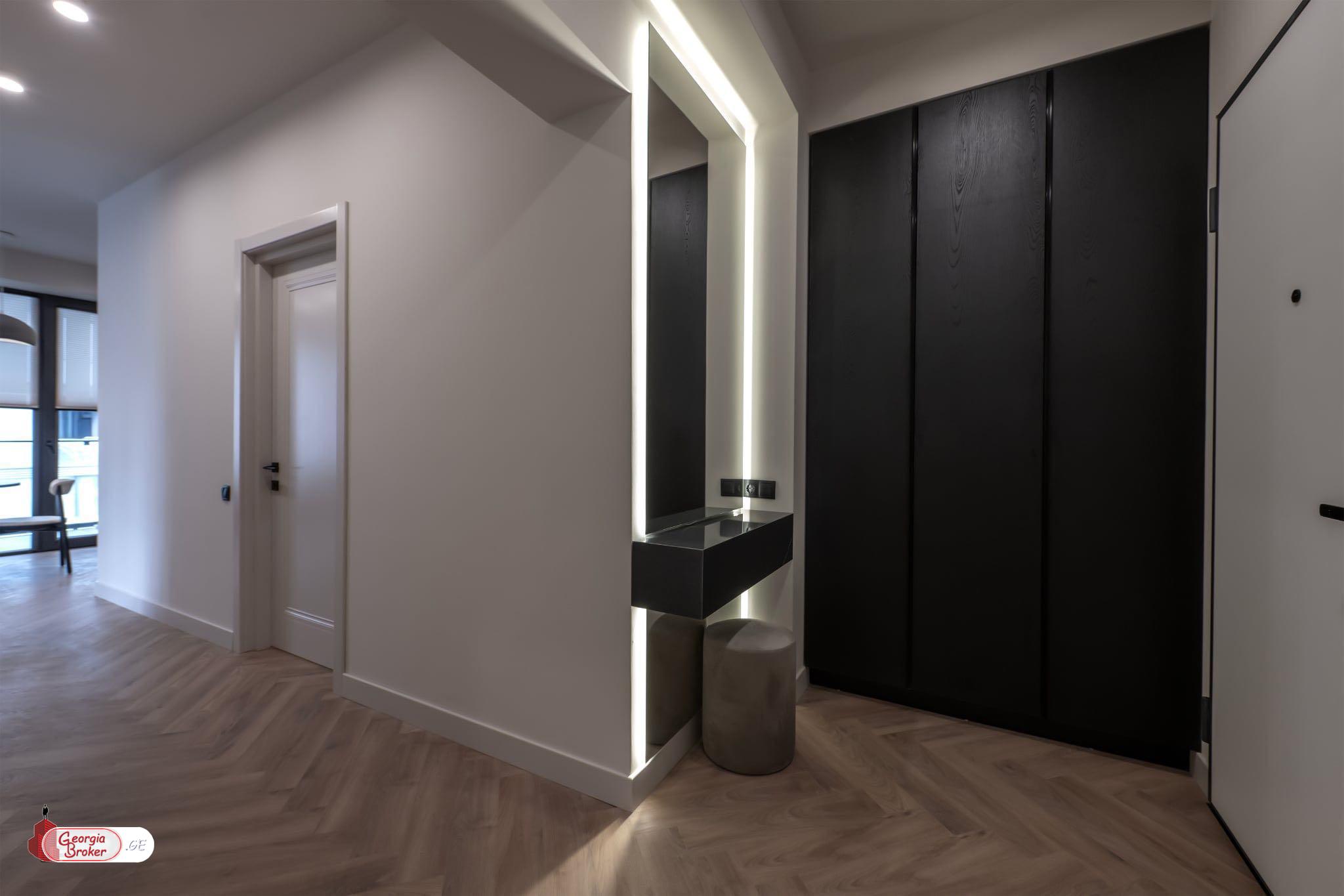 იყიდება ახალი გარემონტებული 3 ოთახიანი ბინა