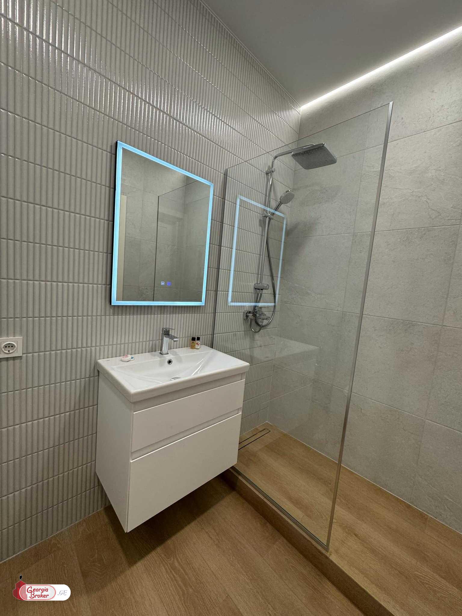 იყიდება ახალი გარემონტებული 2 ოთახიანი ბინა