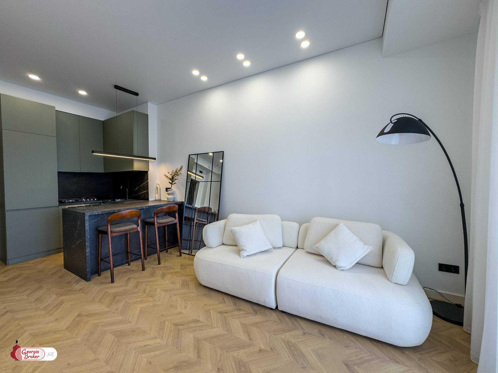 nearly repaired 2-room apartment for sale