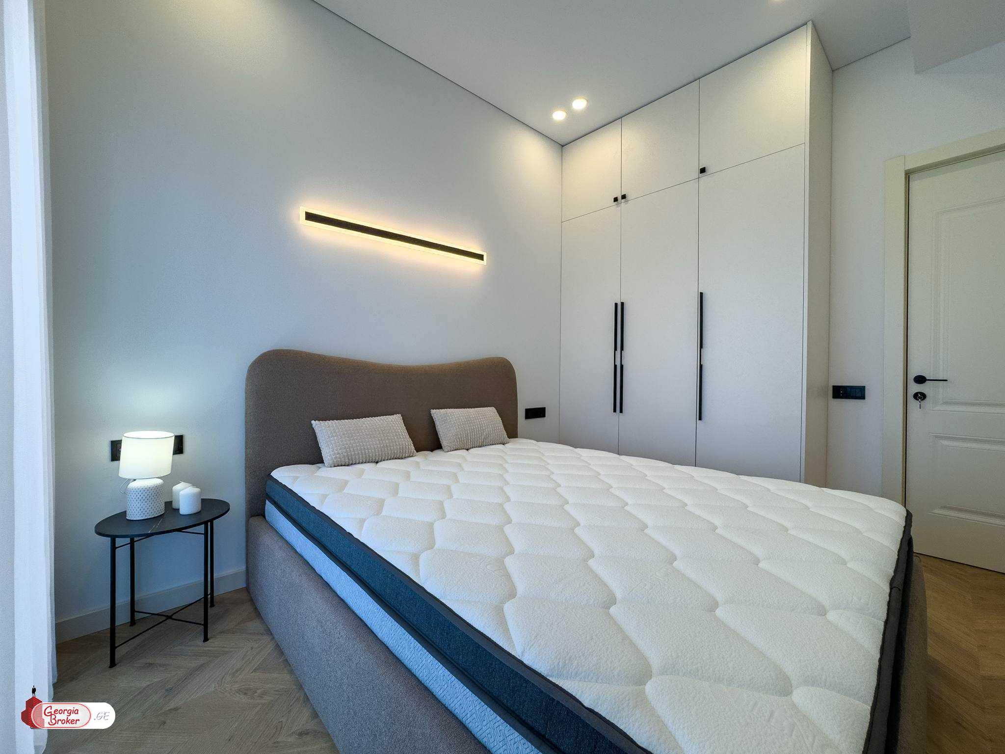 nearly repaired 2-room apartment for sale