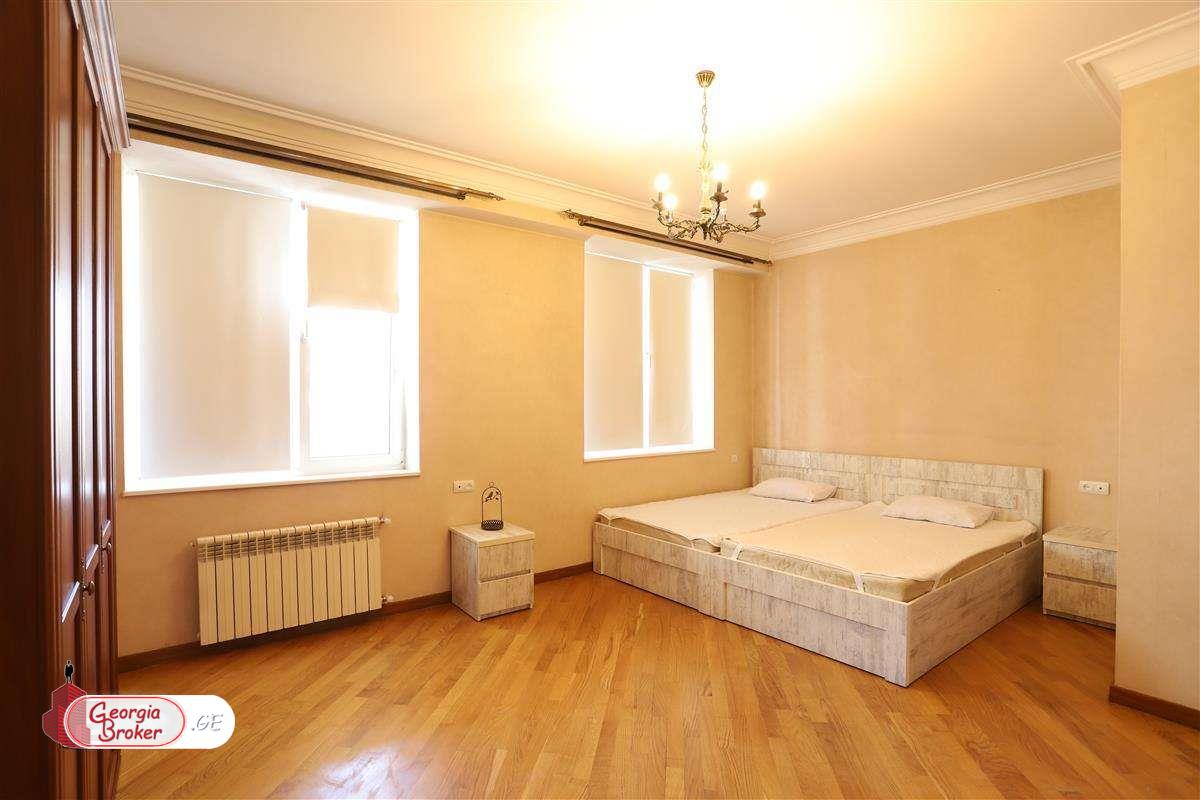 продается квартира с новым ремонтом 6-комнат