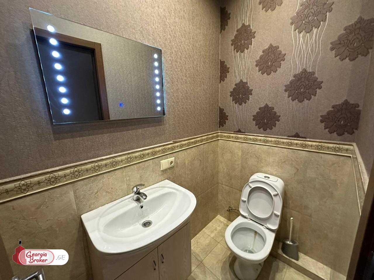 nearly repaired 3-room apartment for sale