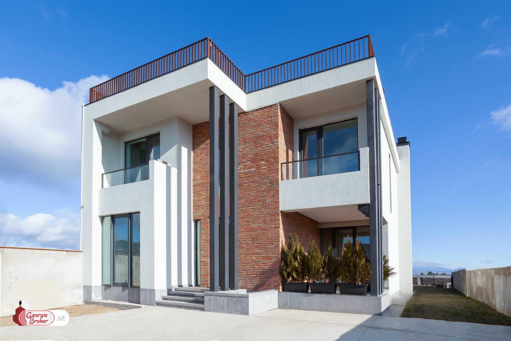 nearly repaired 8-room house for sale