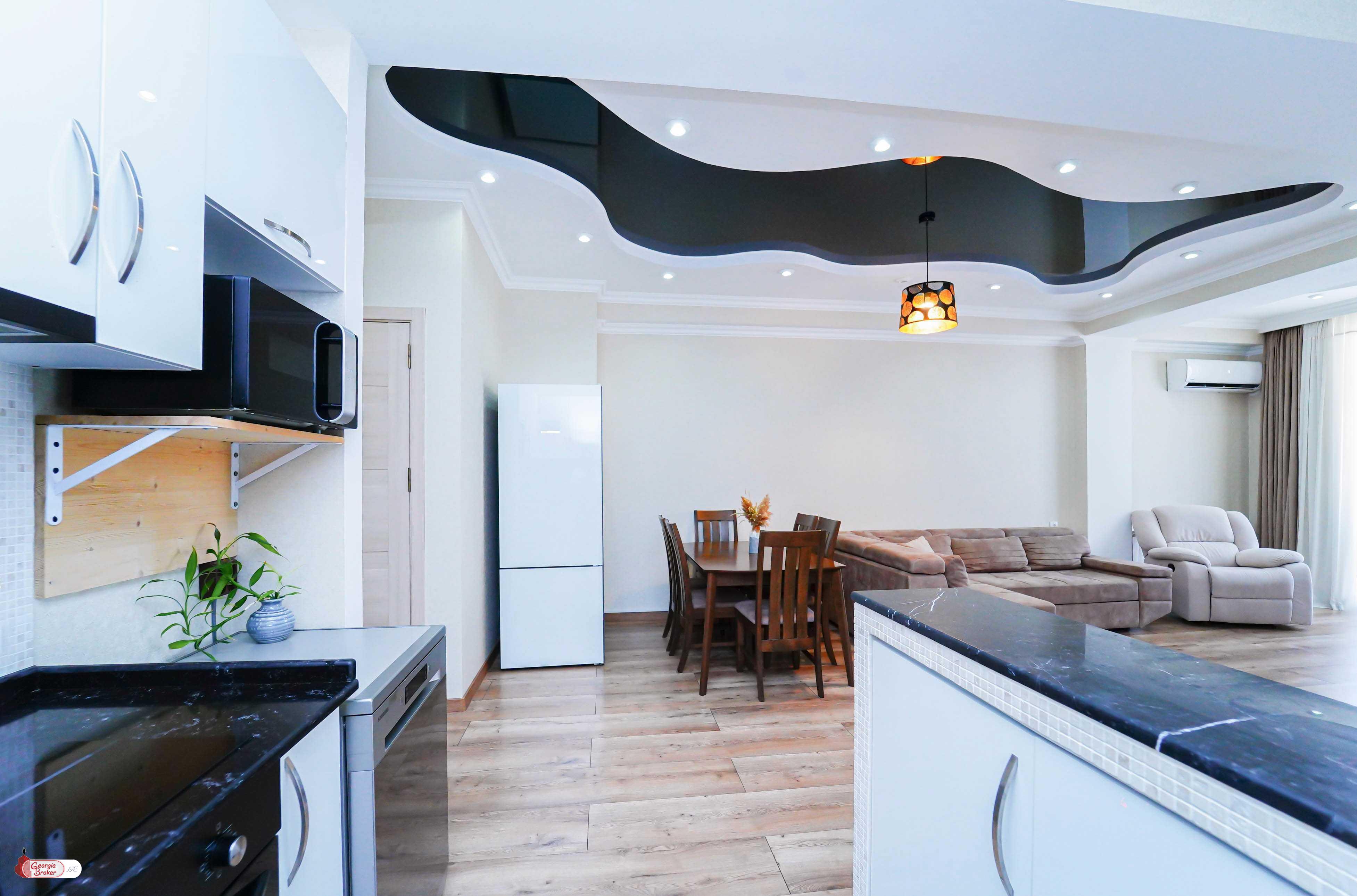 продается квартира с новым ремонтом 4-комнаты