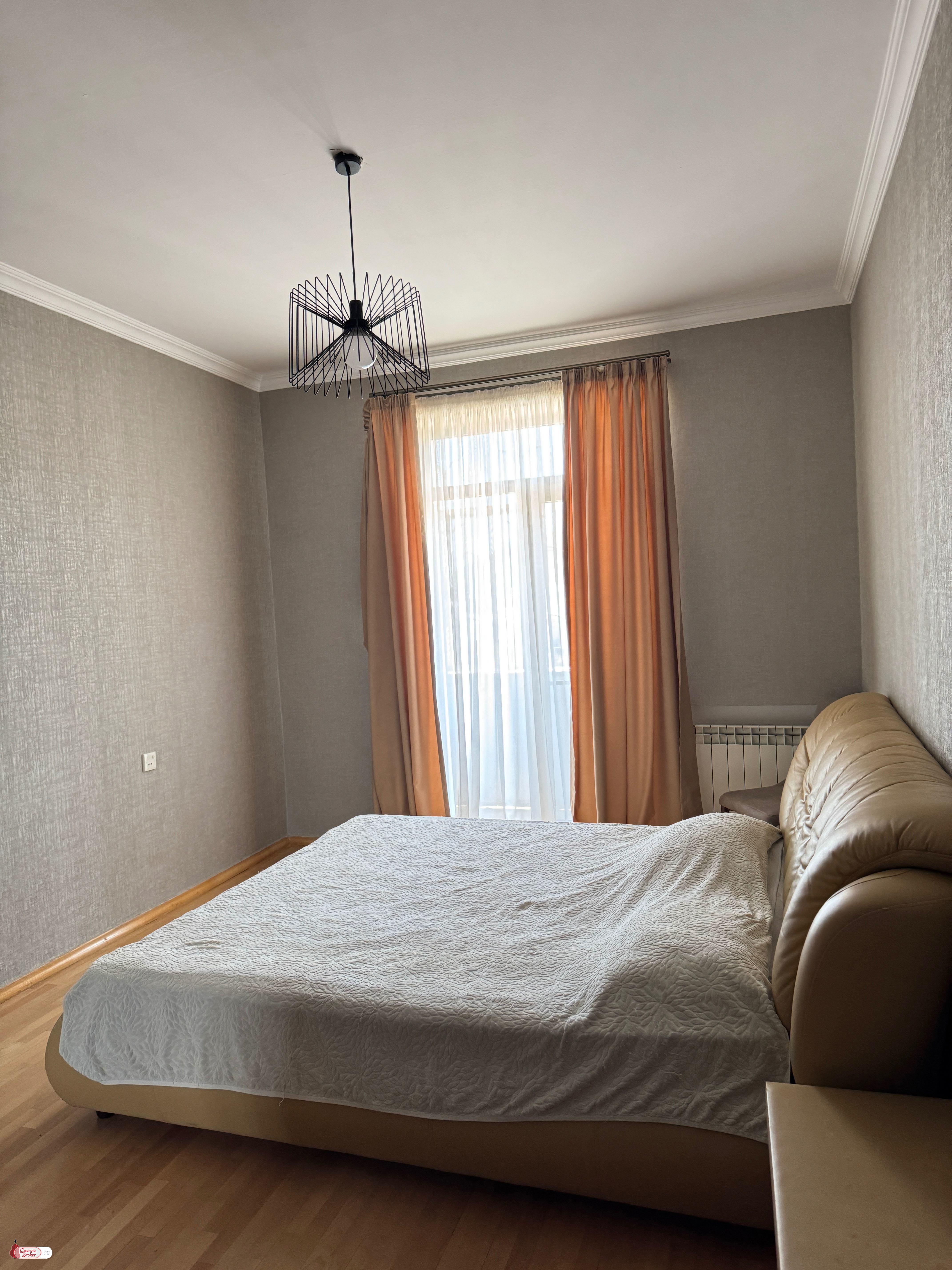 продается квартира с новым ремонтом 5-комнат