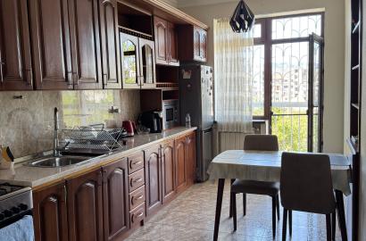 продается квартира с новым ремонтом 5-комнат