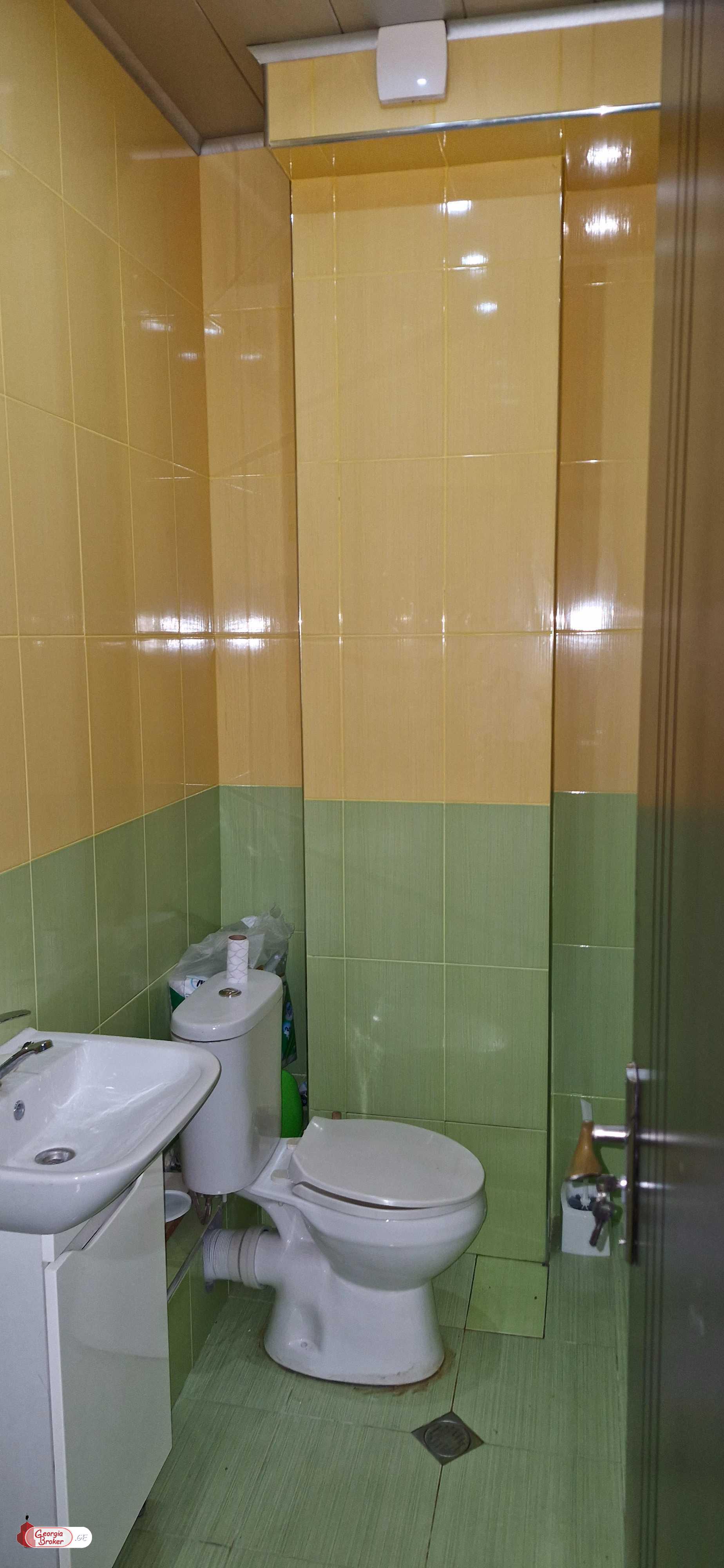 продается квартира с новым ремонтом 3-комнаты