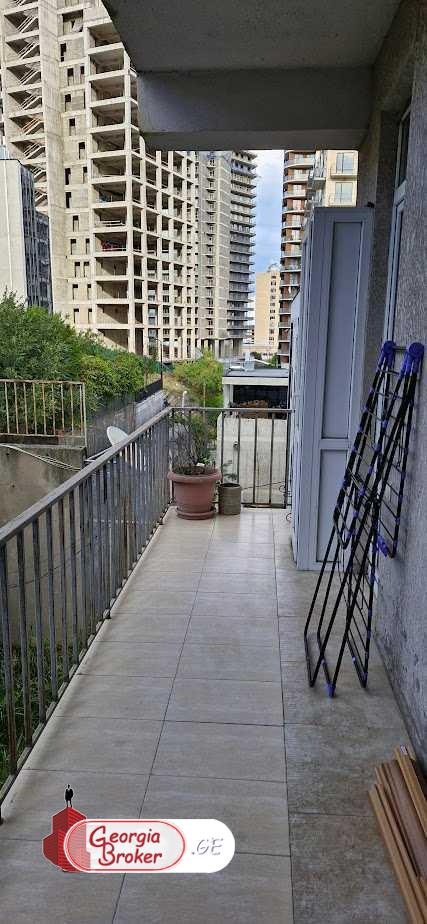 продается квартира с новым ремонтом 3-комнаты