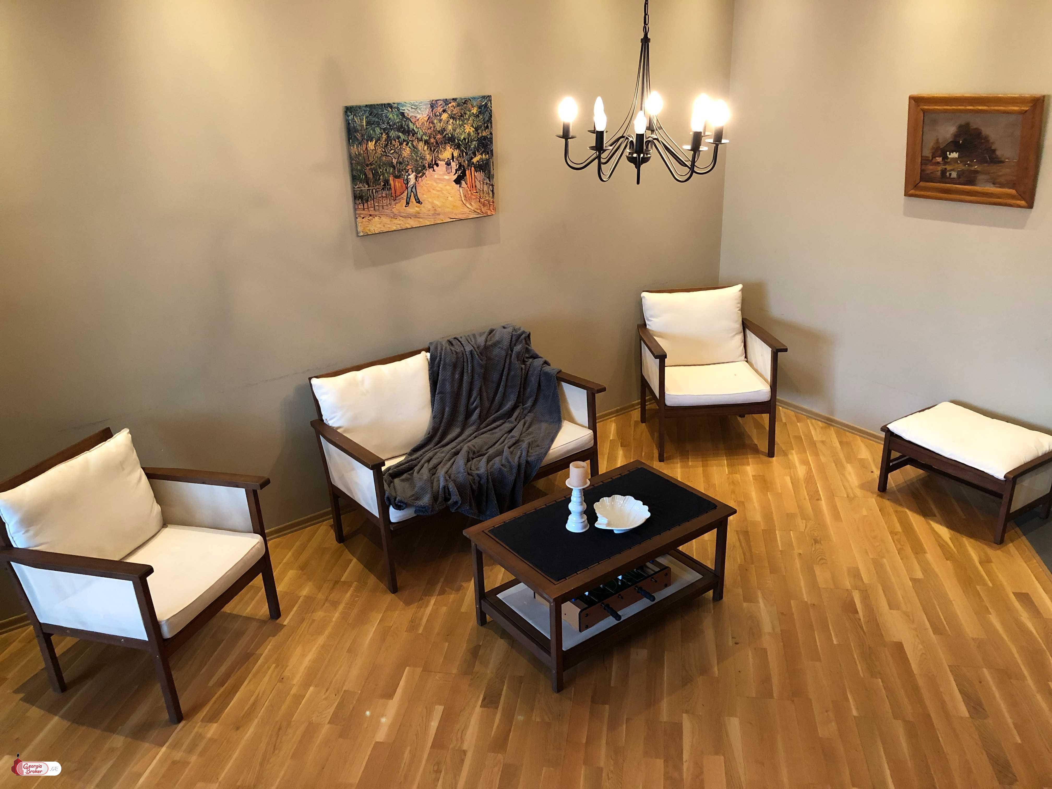 продается квартира с новым ремонтом 6-комнат