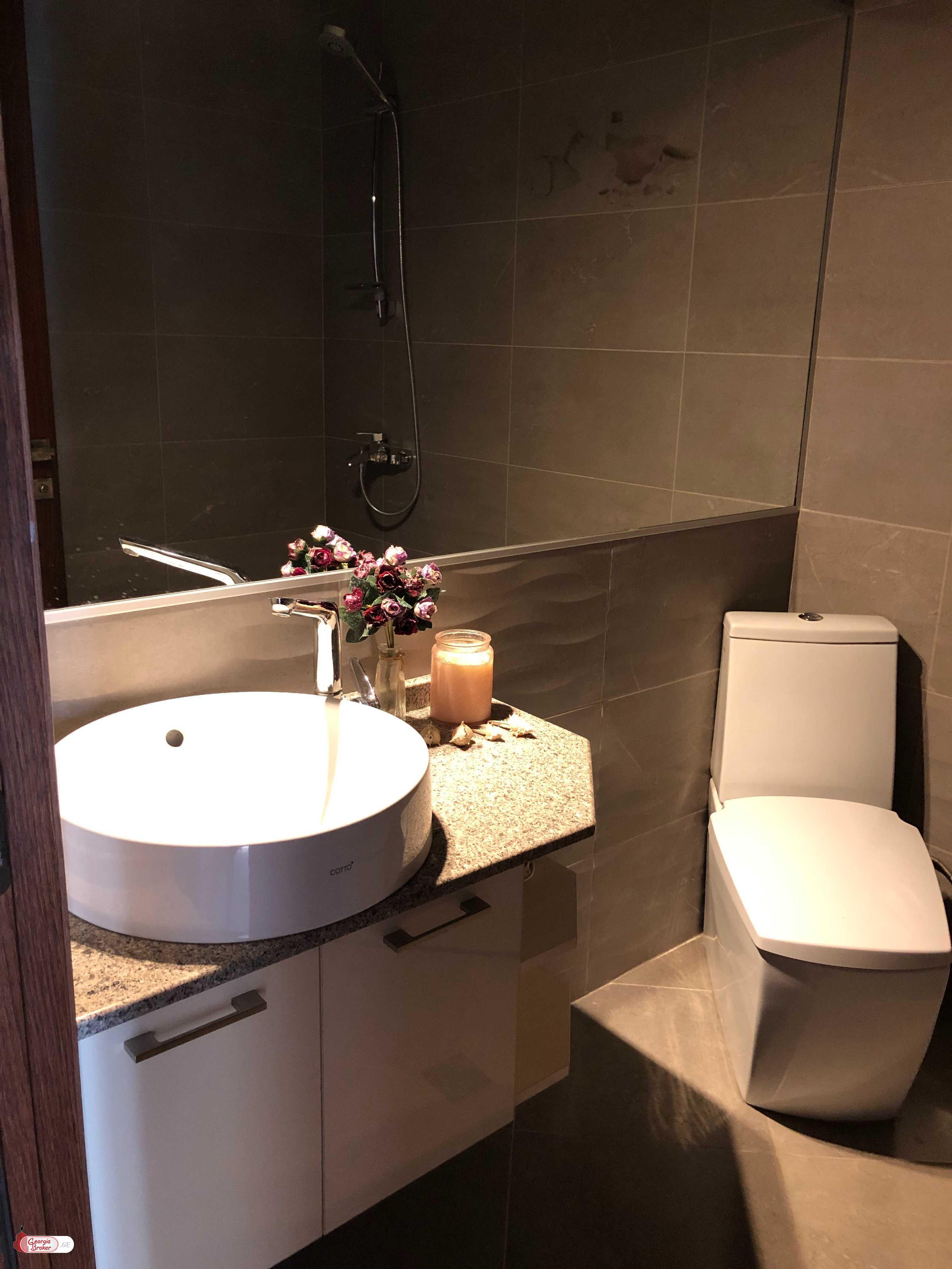 продается квартира с новым ремонтом 6-комнат