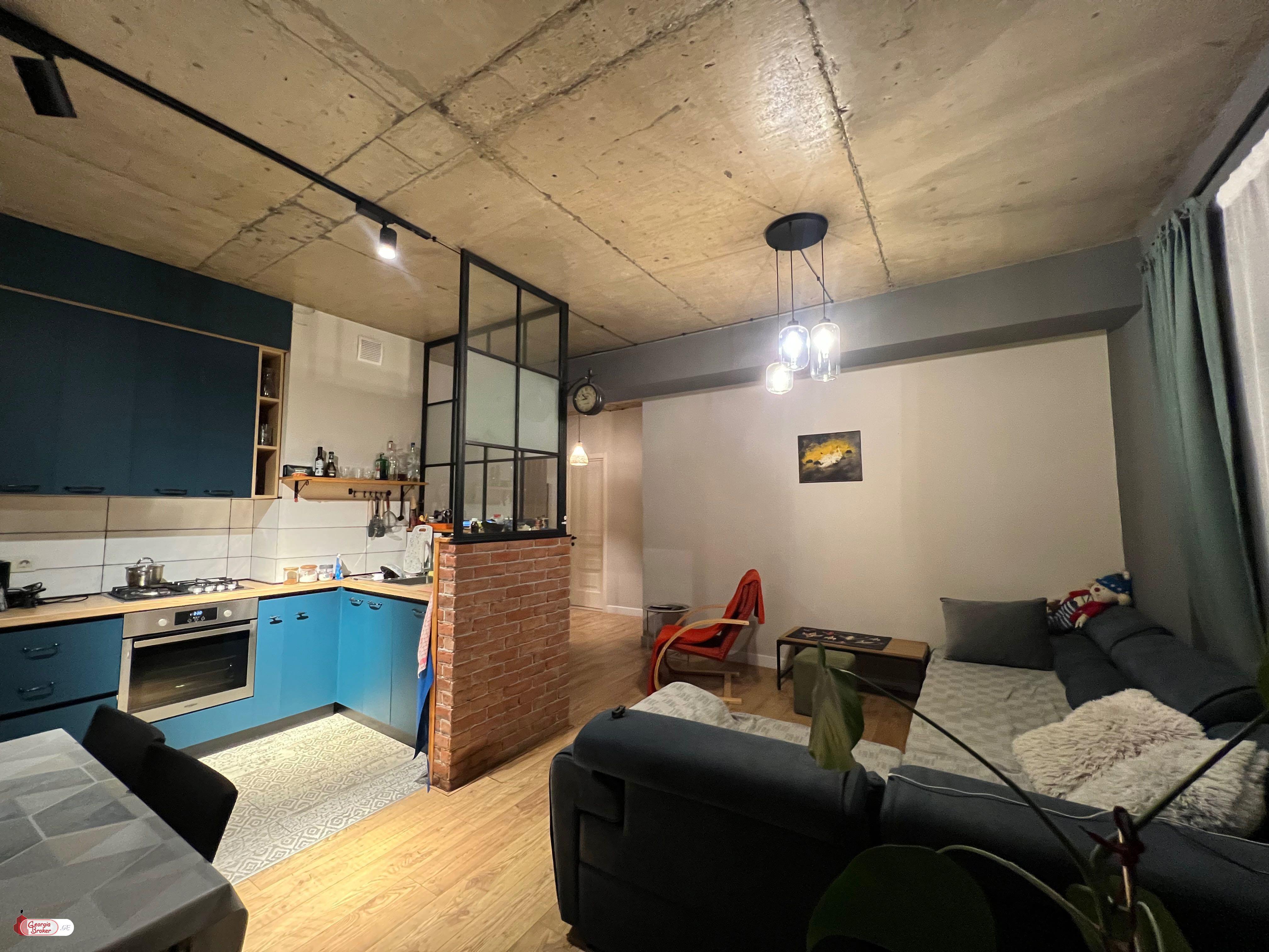 продается квартира с новым ремонтом 4-комнаты