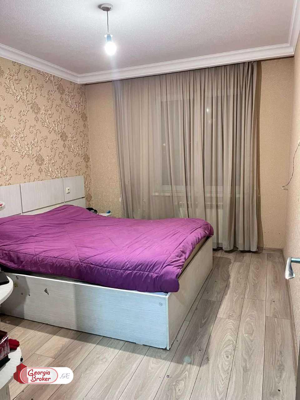 продается квартира с новым ремонтом 4-комнаты