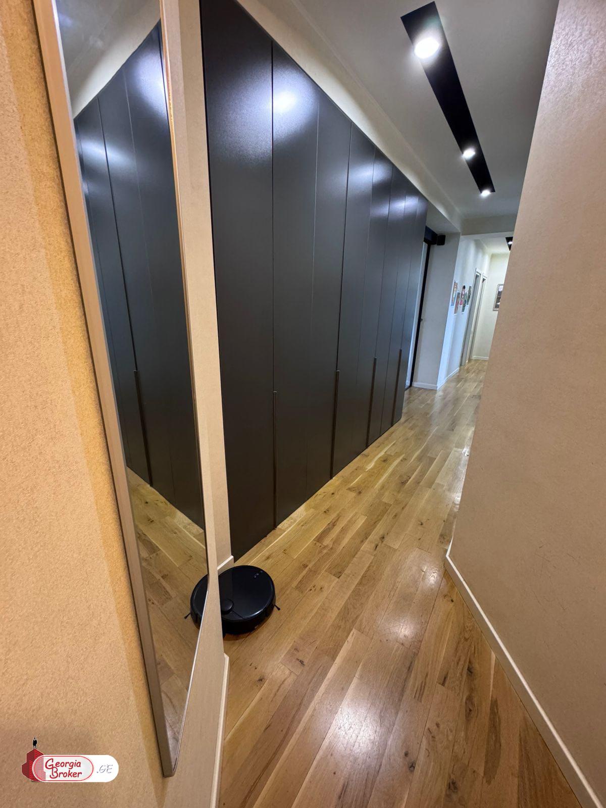 იყიდება ახალი გარემონტებული 3 ოთახიანი ბინა