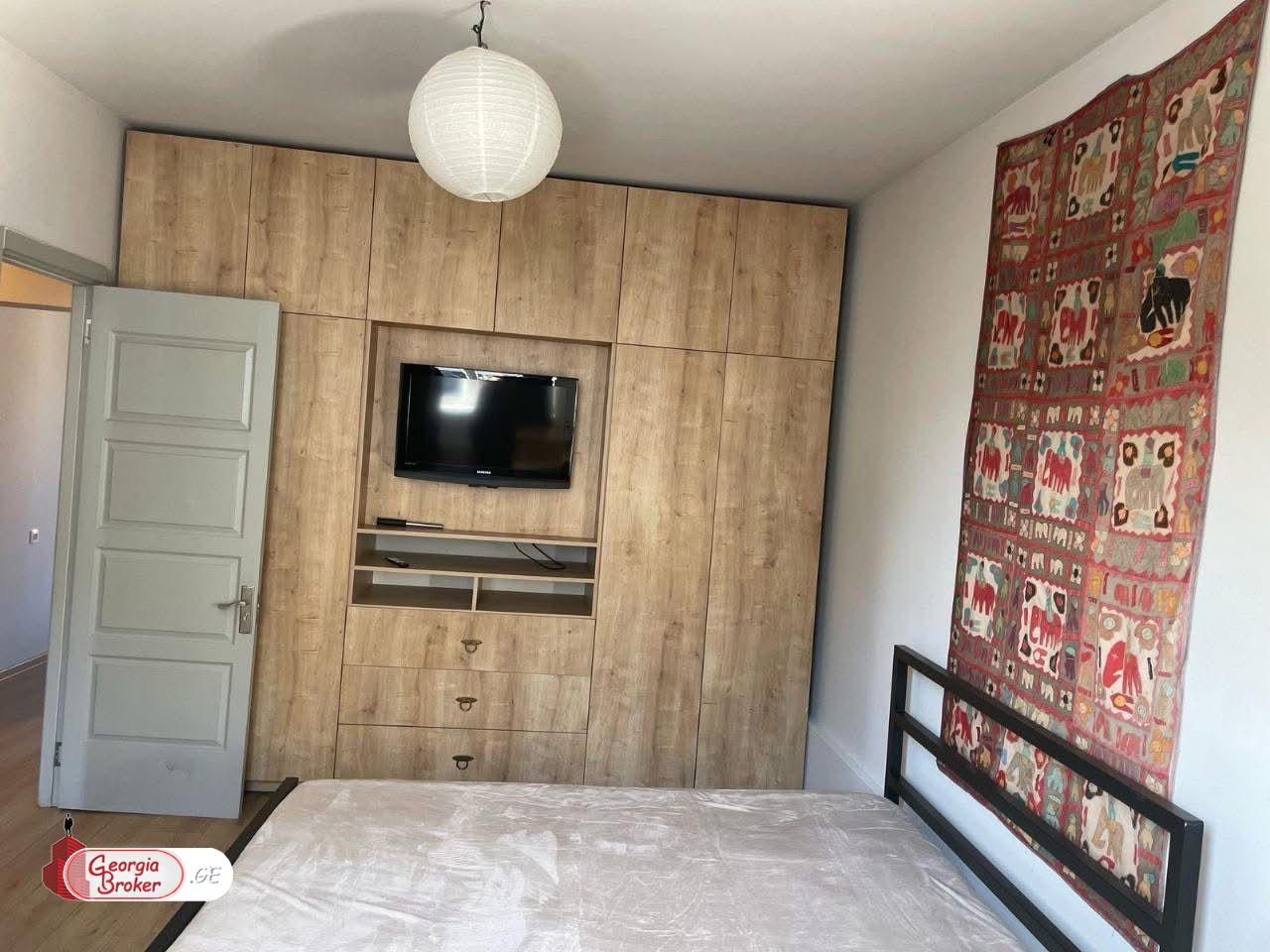 nearly repaired 3-room apartment for sale