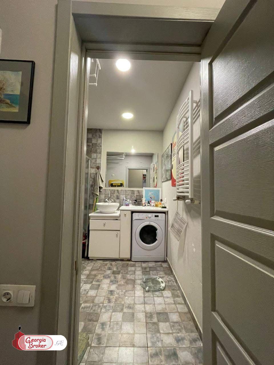 nearly repaired 3-room apartment for sale