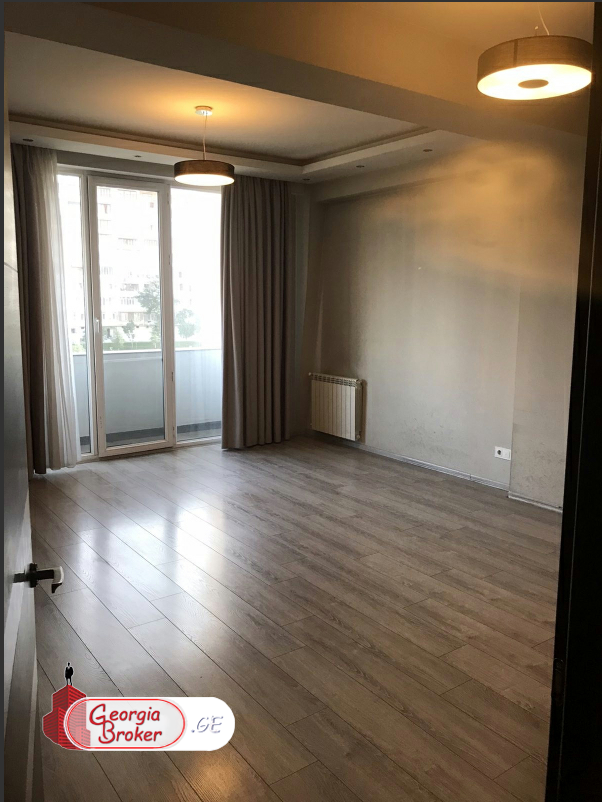 продается квартира с новым ремонтом 5-комнат