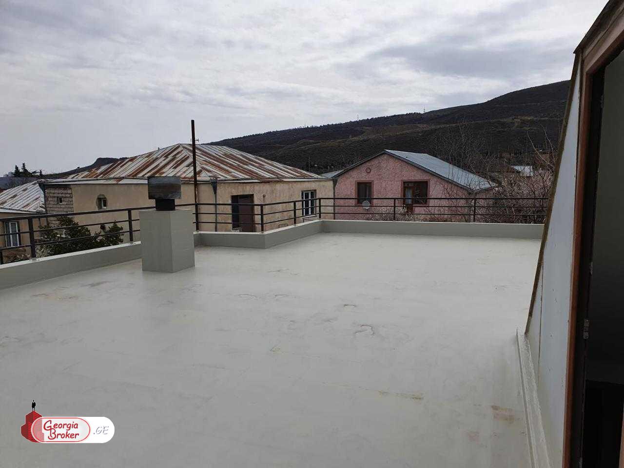 იყიდება ახალი გარემონტებული 6 ოთახიანი სახლი