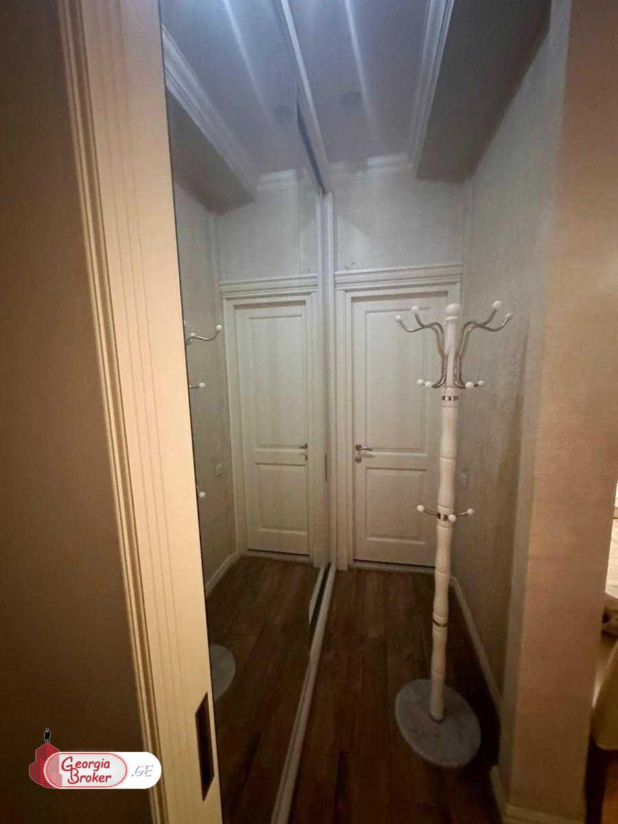 nearly repaired 2-room apartment for sale