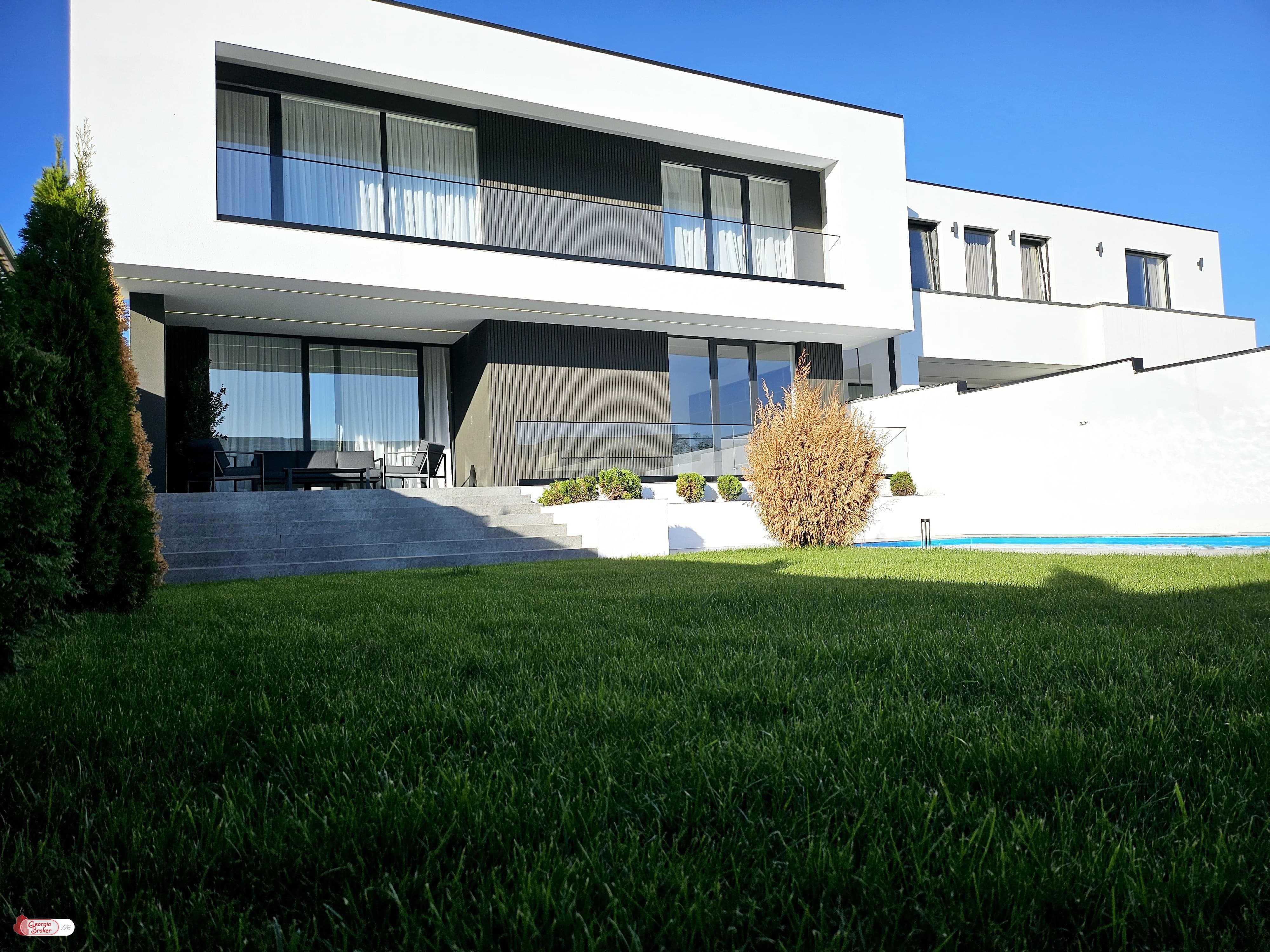 продается дом с новым ремонтом 7-комнат